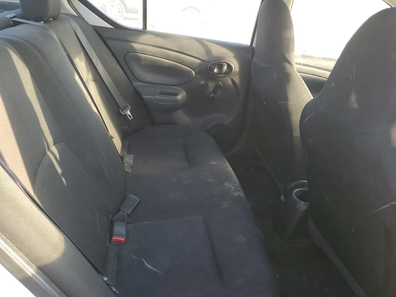 2017 Nissan Versa S VIN: 3N1CN7AP5HL824547 Lot: 82209415