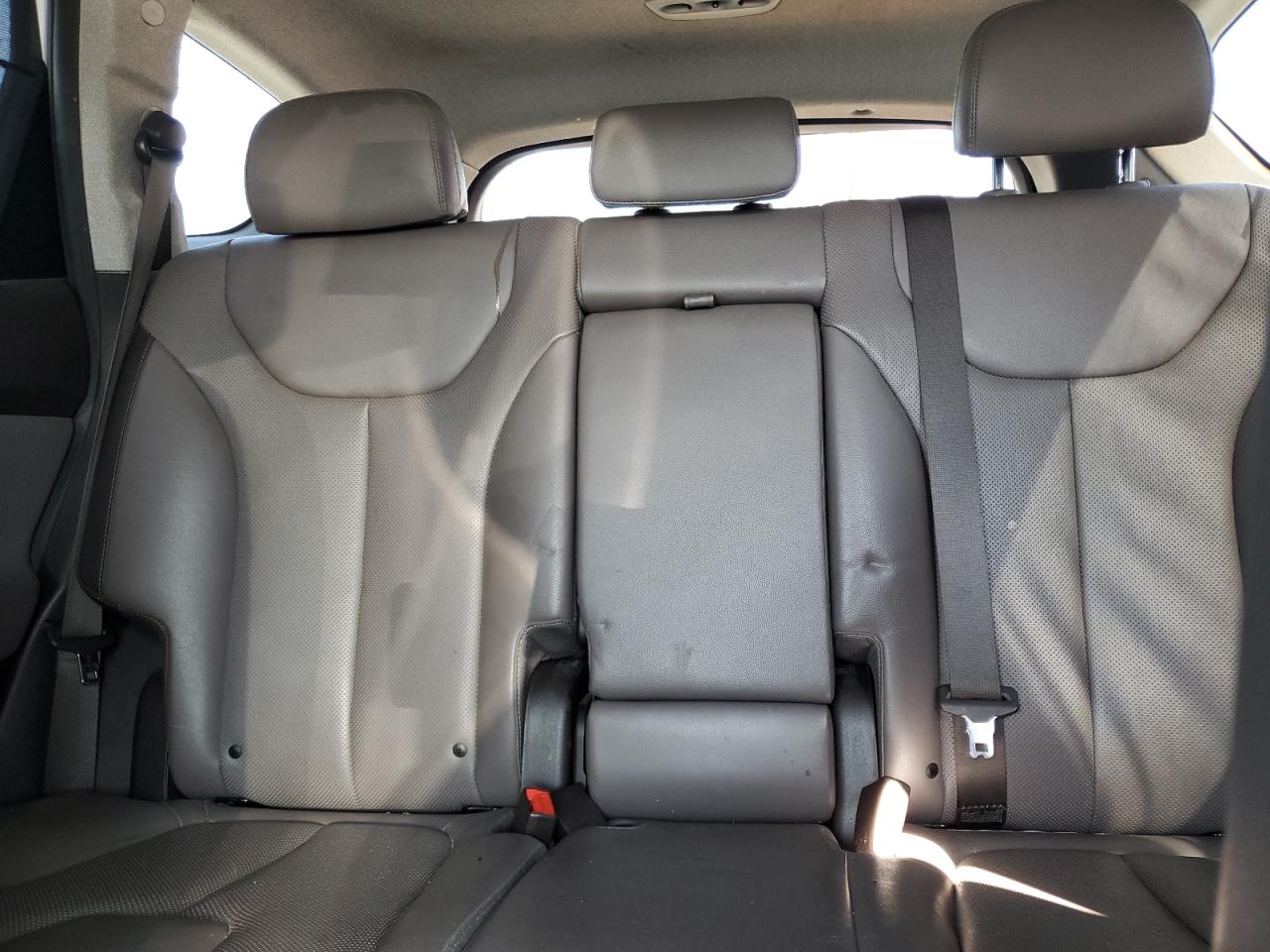 2019 Hyundai Santa Fe Limited VIN: 5NMS53AA4KH040880 Lot: 82329995