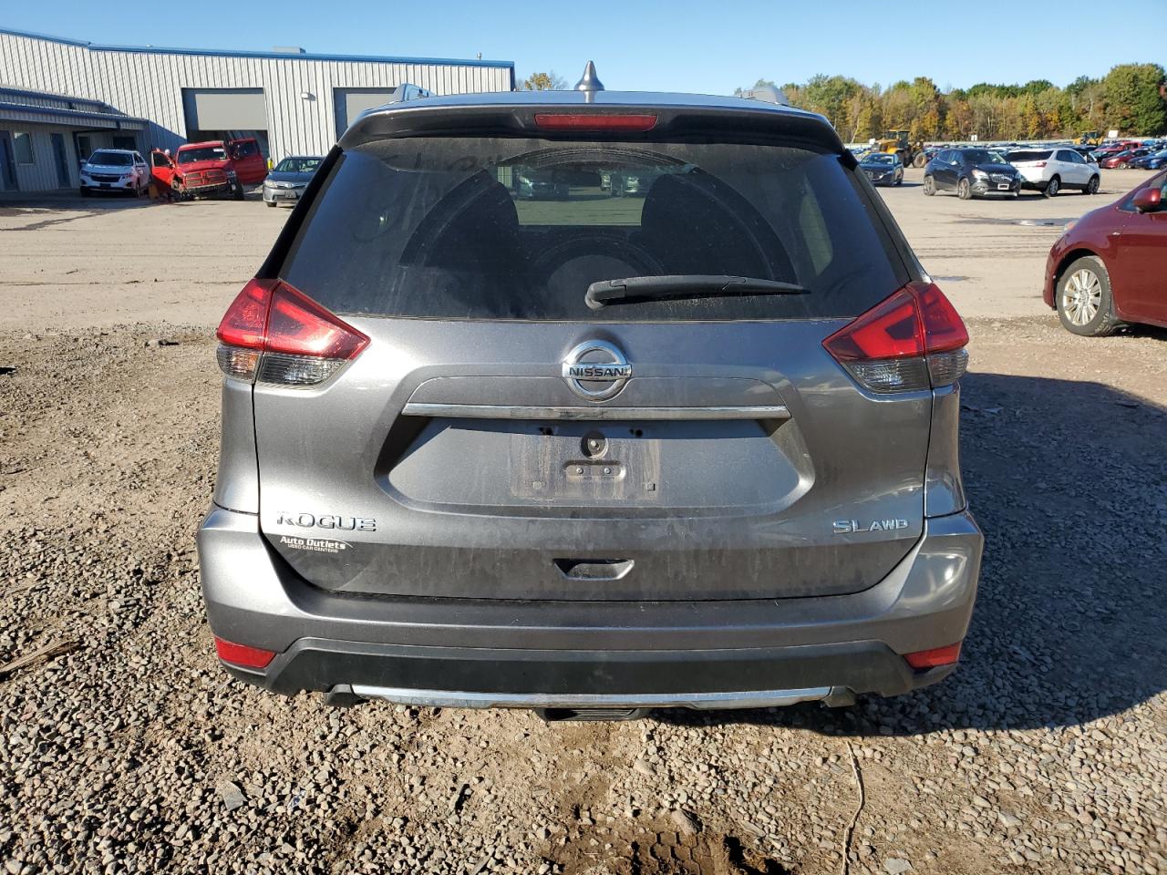 2017 Nissan Rogue S VIN: KNMAT2MV2HP606657 Lot: 85712665