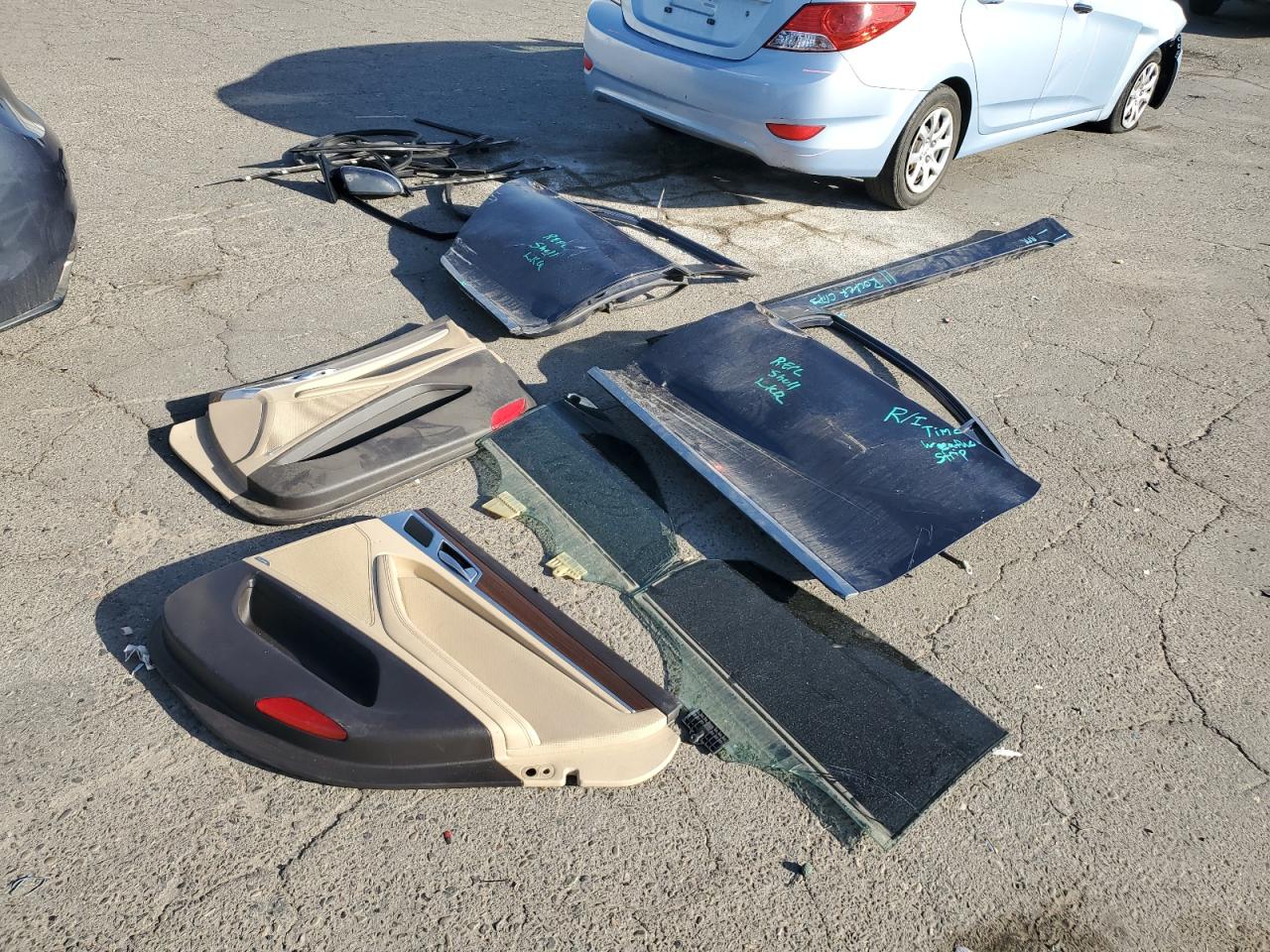 2015 Hyundai Genesis 3.8L VIN: KMHGN4JE7FU048397 Lot: 82250425