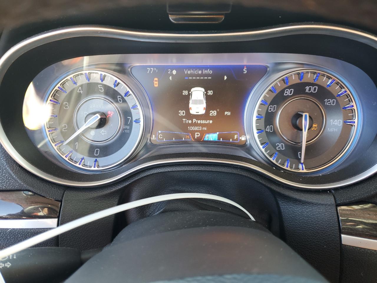 2015 Chrysler 300 Limited VIN: 2C3CCAAG2FH920887 Lot: 89708215