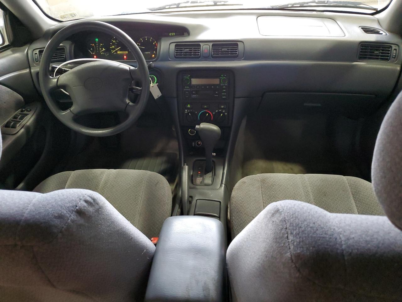 2001 Toyota Camry Ce VIN: 4T1BG22K61U074589 Lot: 86306445