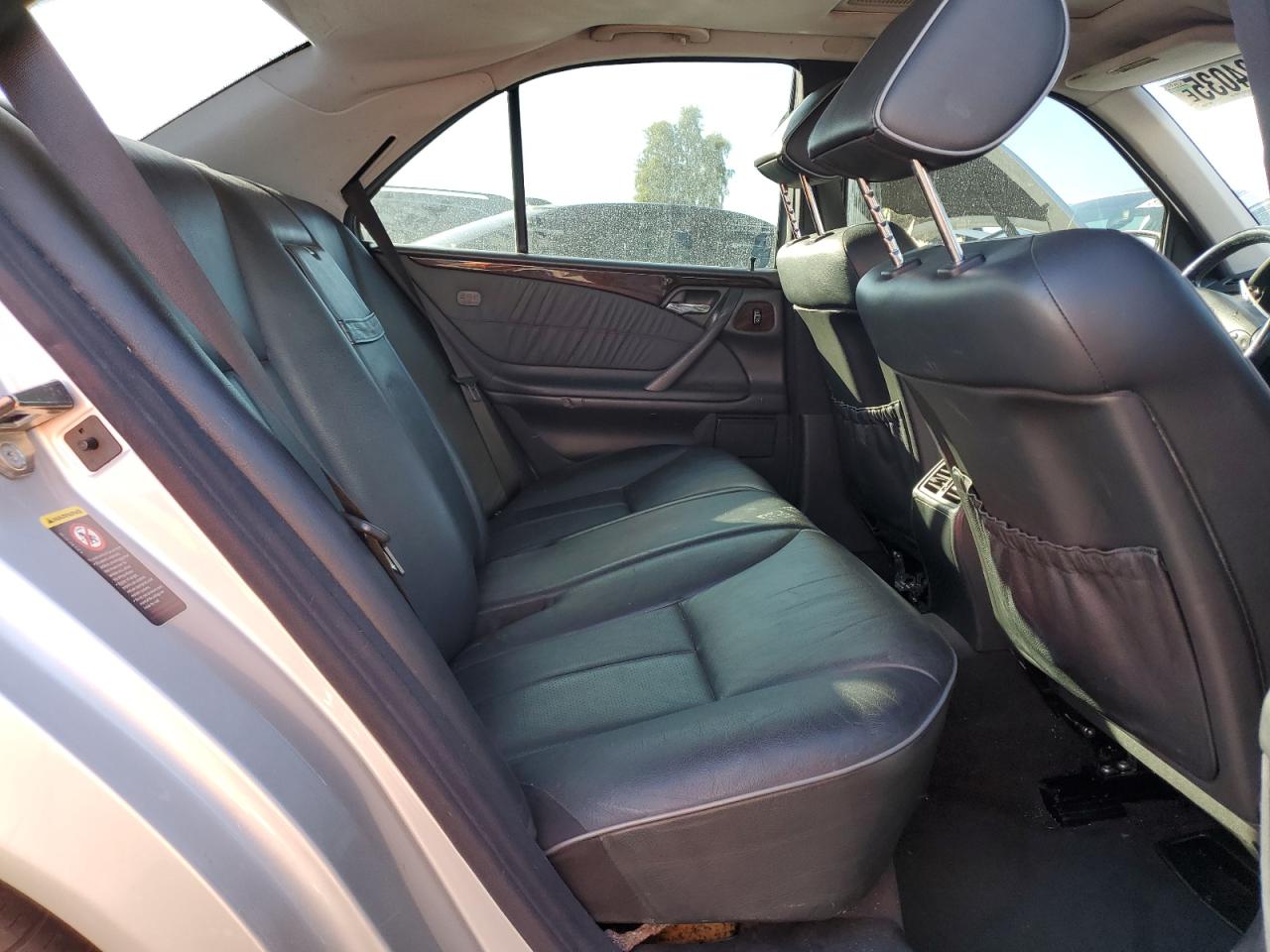 2001 Mercedes-Benz E 320 VIN: WDBJF65J61B331810 Lot: 85124035