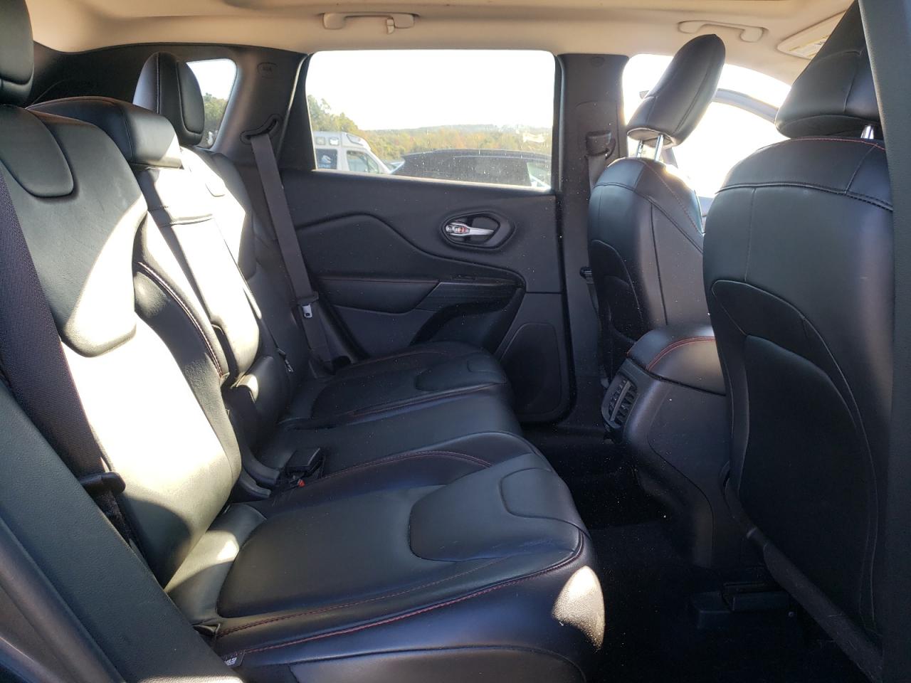 2016 Jeep Cherokee Trailhawk VIN: 1C4PJMBS3GW124403 Lot: 82365065