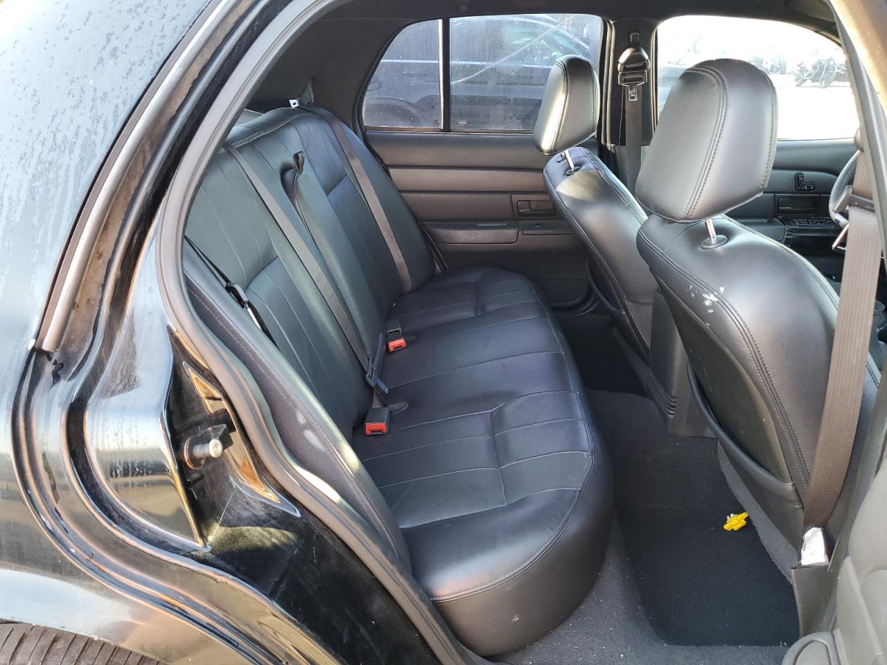 2004 Ford Crown Victoria Lx VIN: 2FDFP74W64X174099 Lot: 82373525