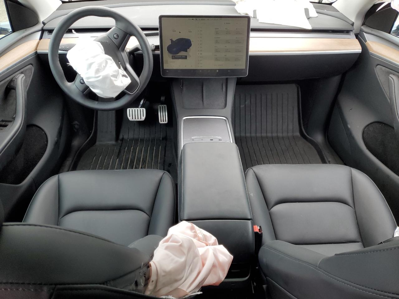 2025 Tesla Model Y VIN: 7SAYGDEF9SA359774 Lot: 89680715