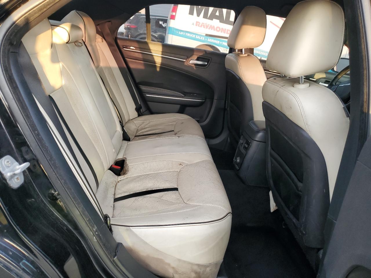 2014 Chrysler 300 VIN: 2C3CCAAG8EH327825 Lot: 89864275