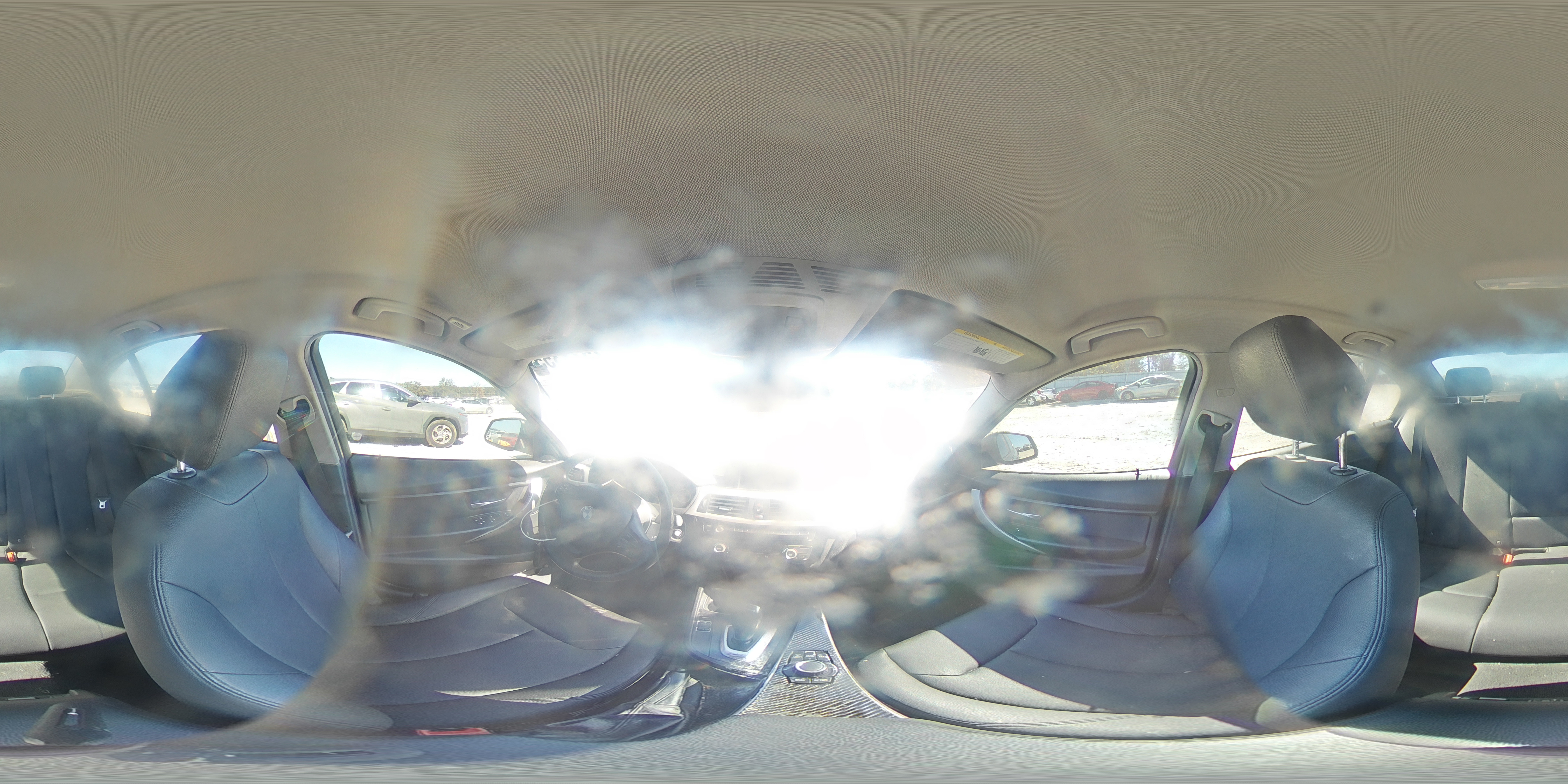 Фото: WBA8E1G59JNU93383