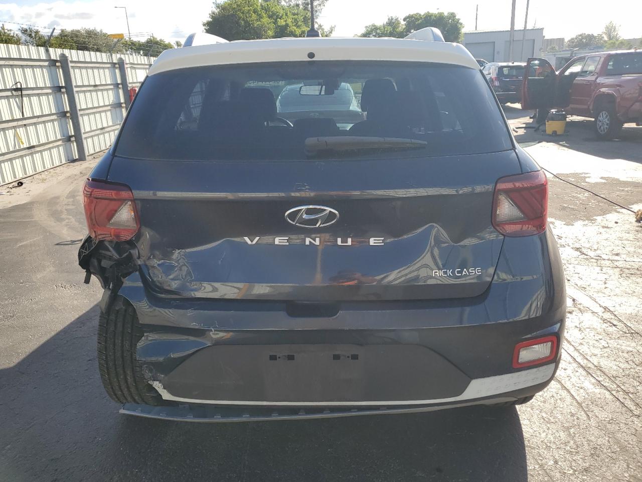 2023 Hyundai Venue Sel VIN: KMHRC8A33PU232208 Lot: 82447145