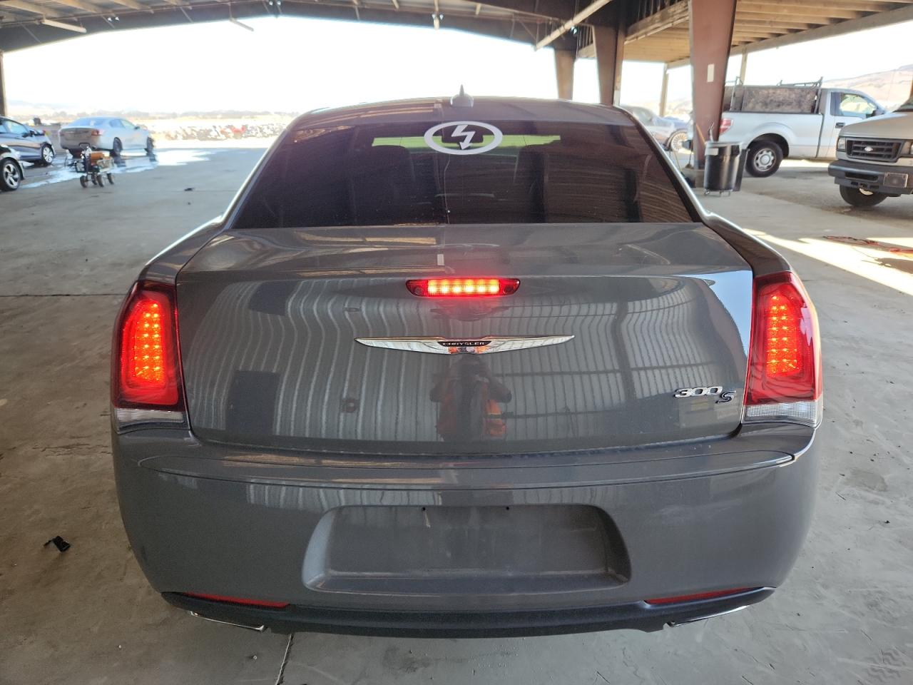 2017 Chrysler 300 S VIN: 2C3CCABG0HH665061 Lot: 87405445