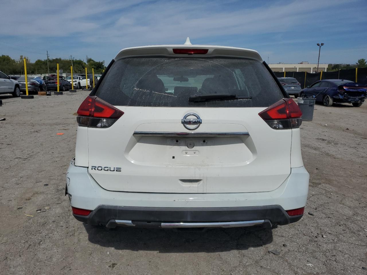 2017 Nissan Rogue S VIN: 5N1AT2MT0HC817499 Lot: 81905505