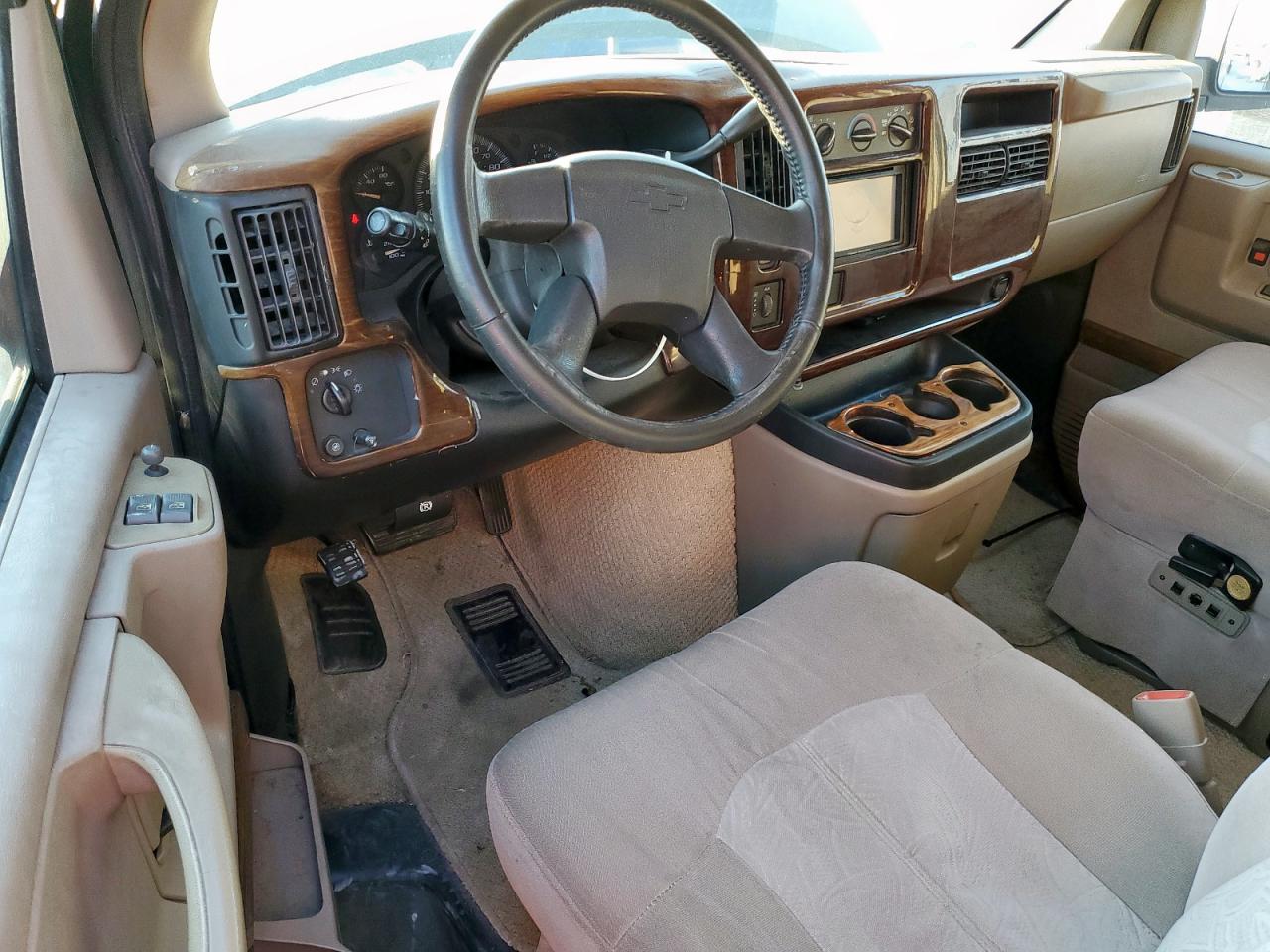 2004 Chevrolet Express G1500 VIN: 1GBFG15T541155274 Lot: 82241335