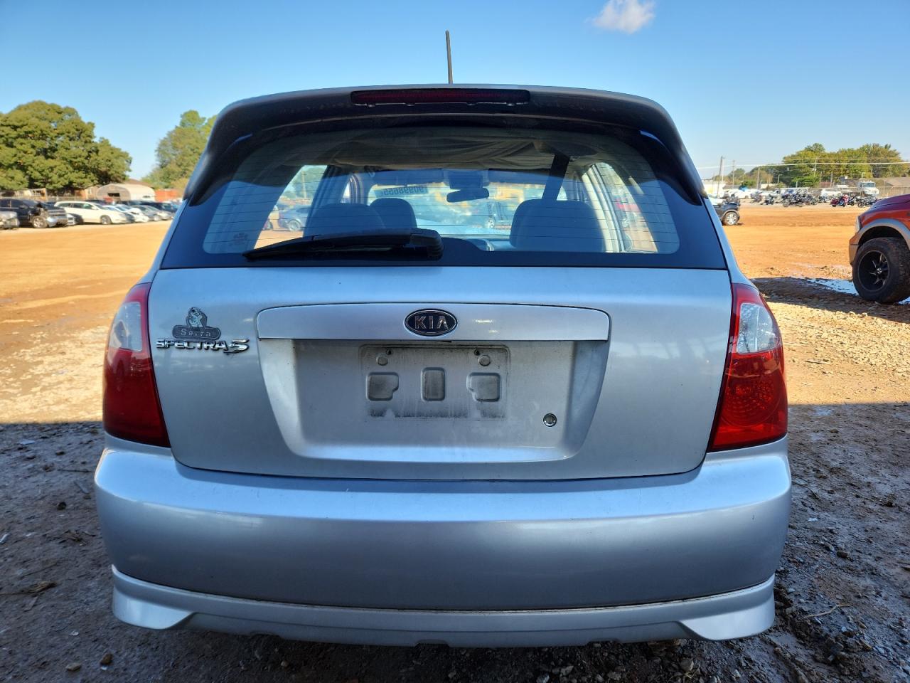 2005 Kia Spectra5 VIN: KNAFE161X55075460 Lot: 92024065