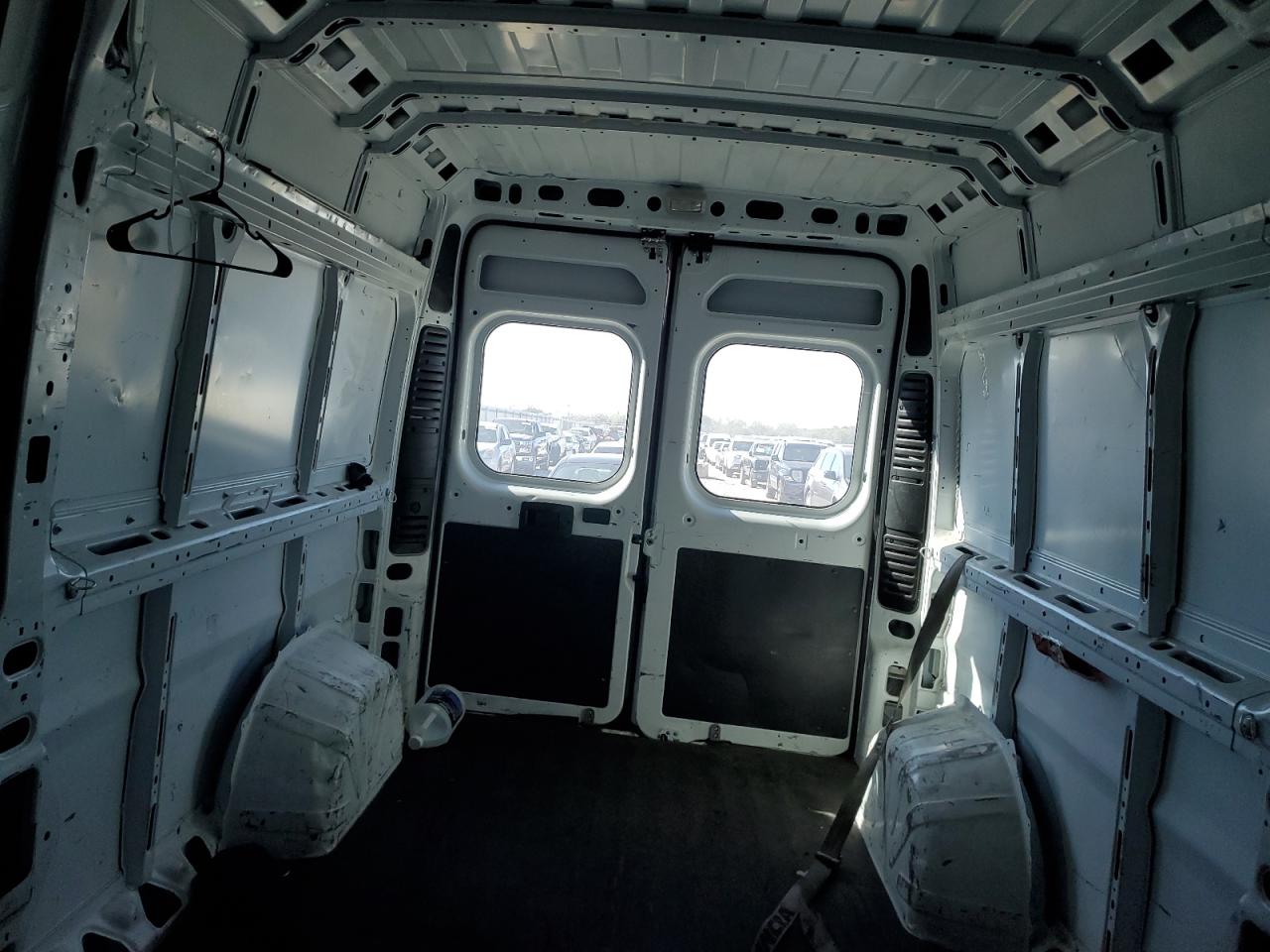 2022 Ram Promaster 2500 Delivery Van VIN: 3C6LRVDG9NE107576 Lot: 87078365