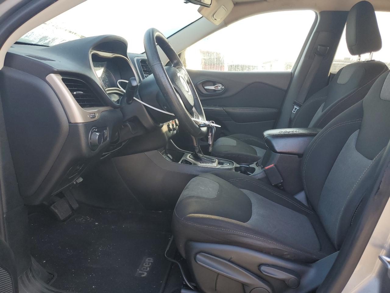 2016 Jeep Cherokee Sport VIN: 1C4PJLABXGW370926 Lot: 82290795