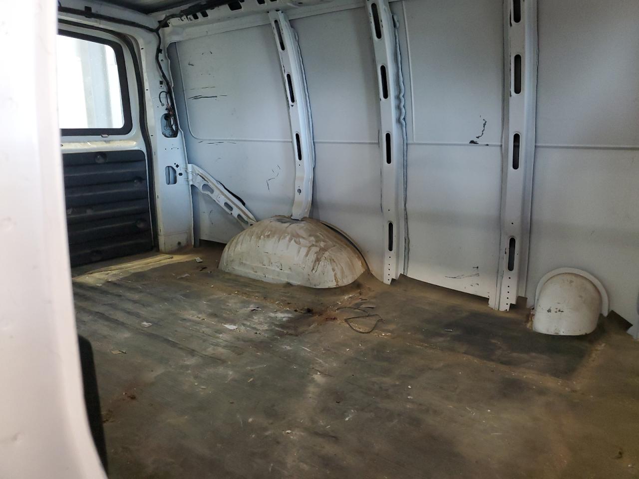 2017 Chevrolet Express G2500 VIN: 1GCWGAFF7H1121380 Lot: 84547005