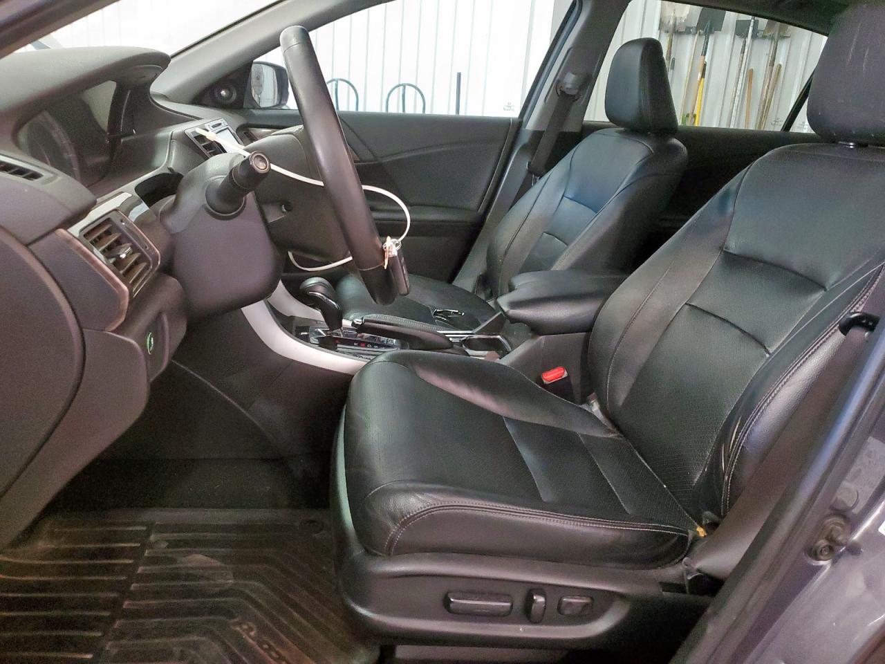 2017 Honda Accord Exl VIN: 1HGCR2F80HA020820 Lot: 86081295