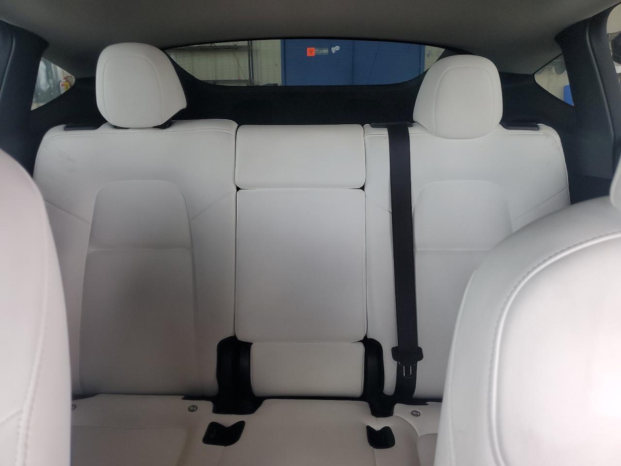 2024 Tesla Model Y VIN: 7SAYGDEF6RF048994 Lot: 85207085