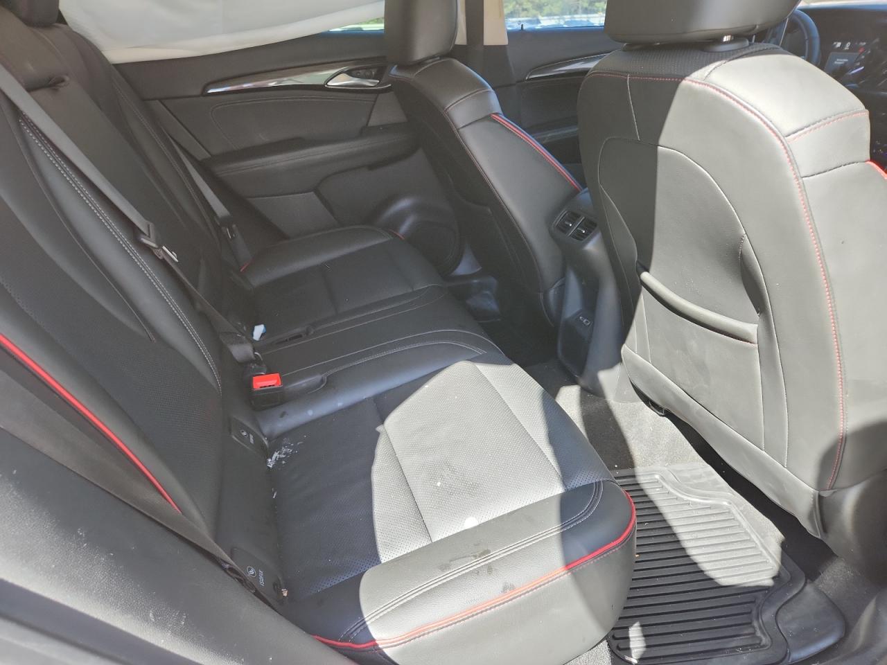 2022 Buick Envision Essence VIN: LRBFZNR47ND070323 Lot: 84762035