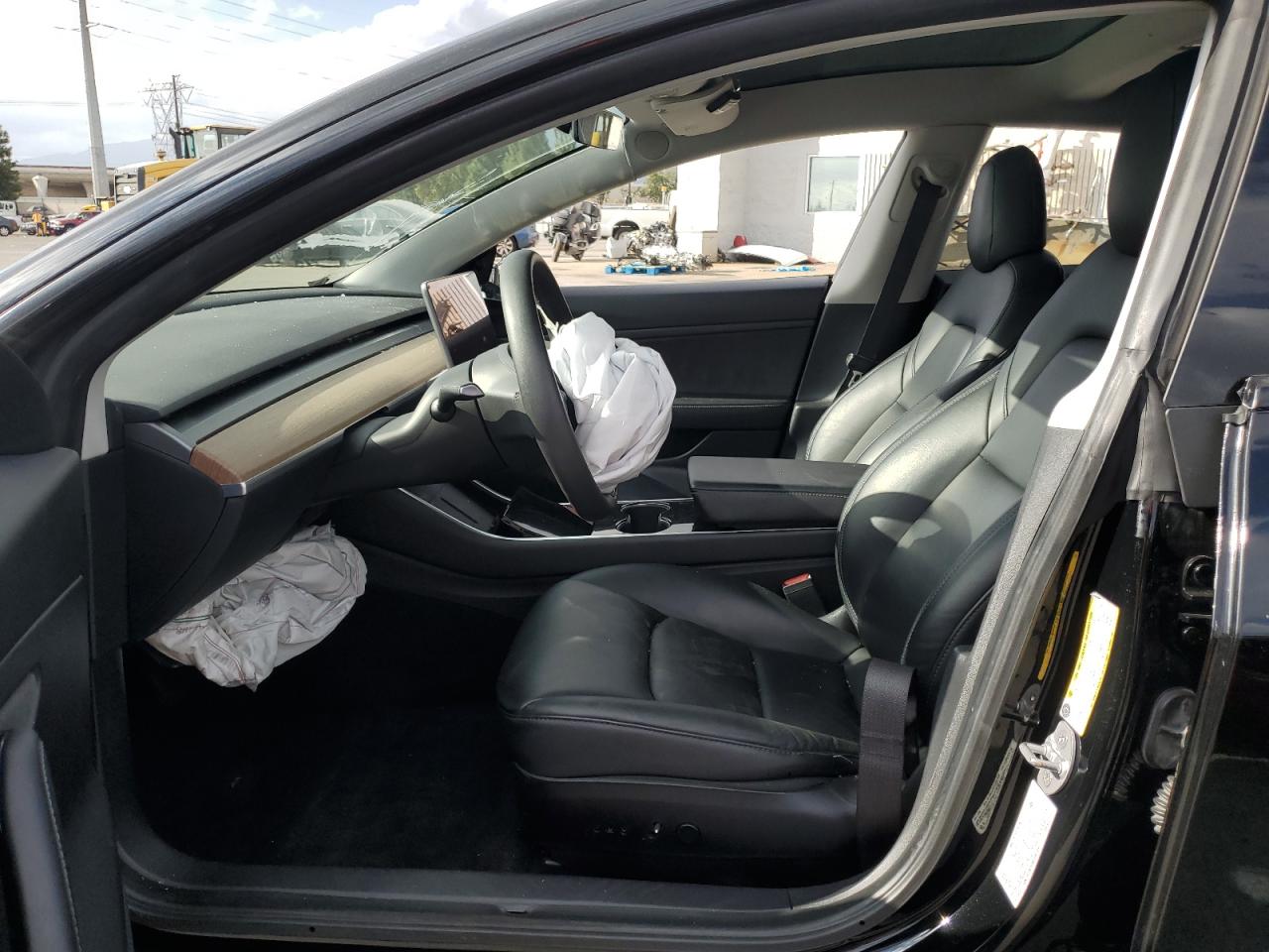 2020 Tesla Model 3 VIN: 5YJ3E1EAXLF807895 Lot: 82421155