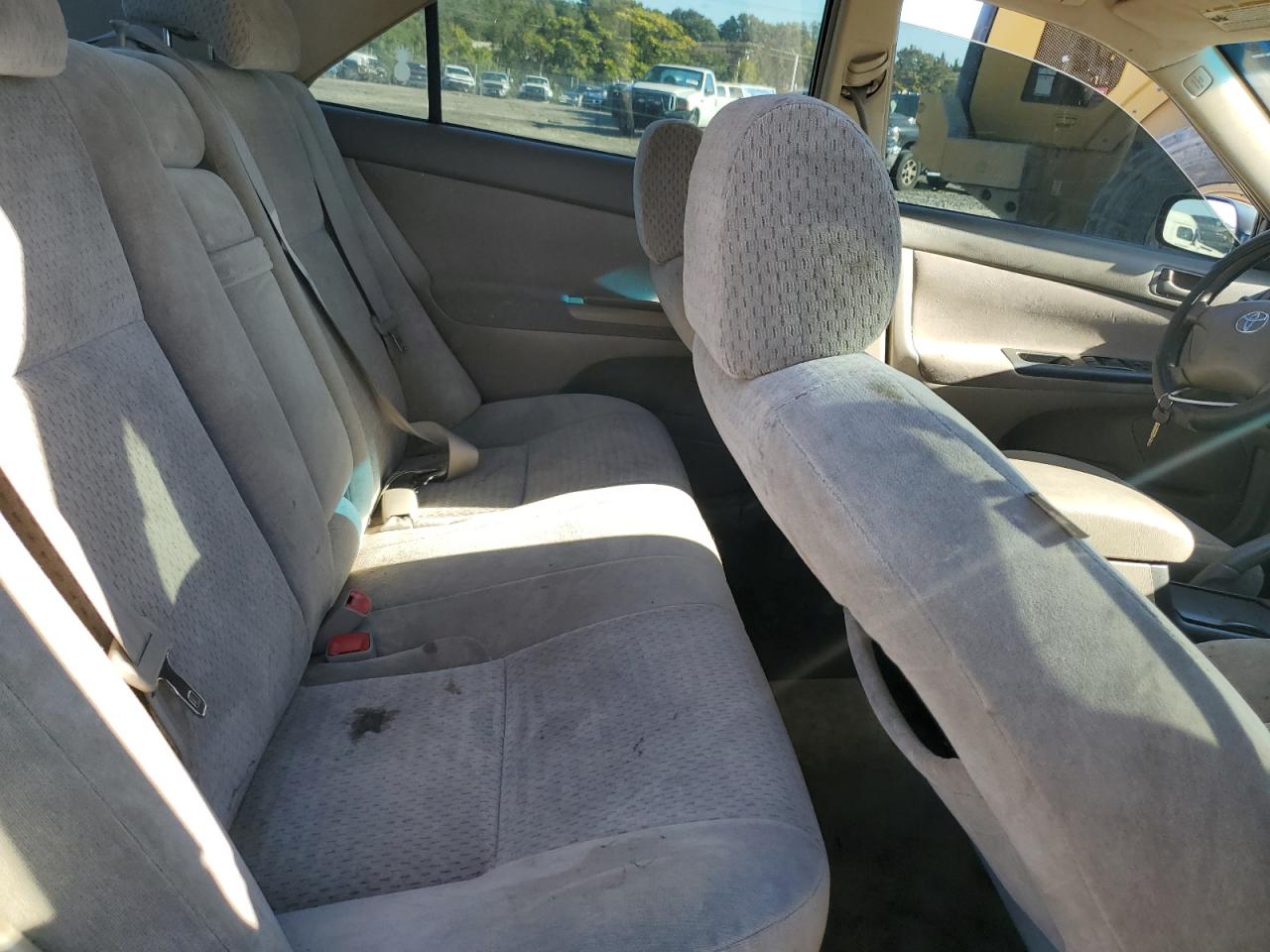 2004 Toyota Camry Le VIN: 4T1BE30K04U354138 Lot: 82225555