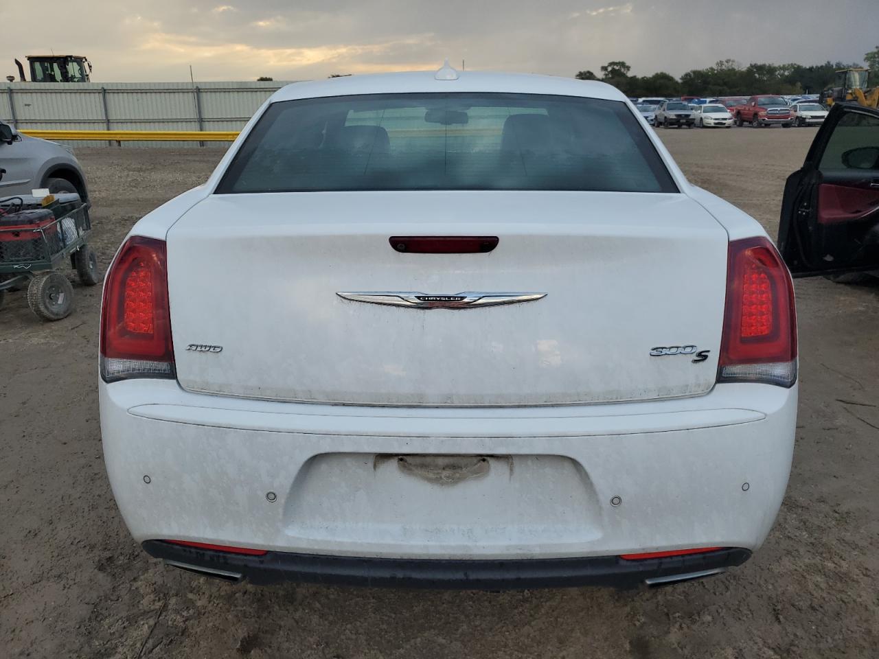 2018 Chrysler 300 S VIN: 2C3CCAGG0JH165447 Lot: 81606245