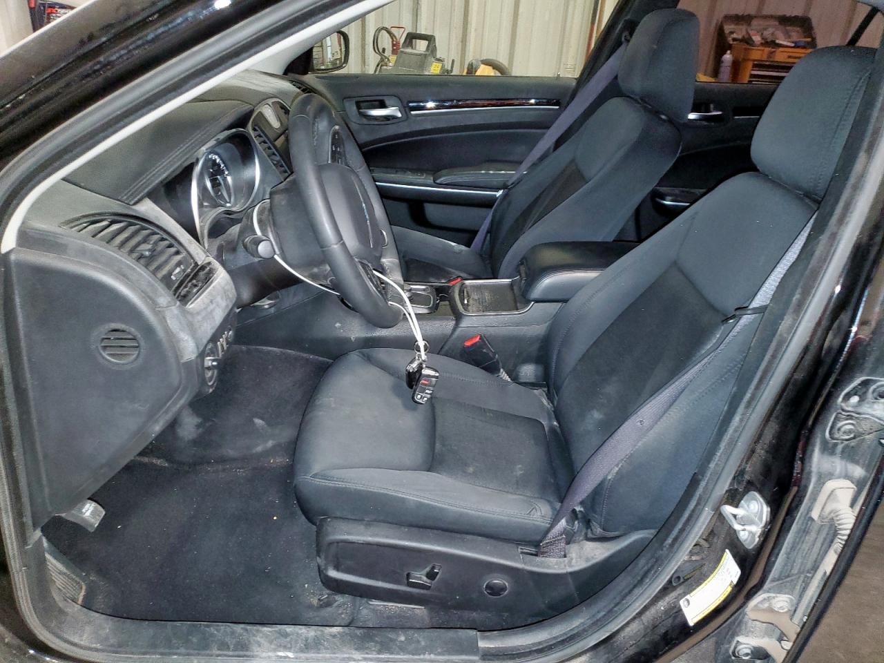 2023 Chrysler 300 Touring VIN: 2C3CCAAG1PH552297 Lot: 82435255