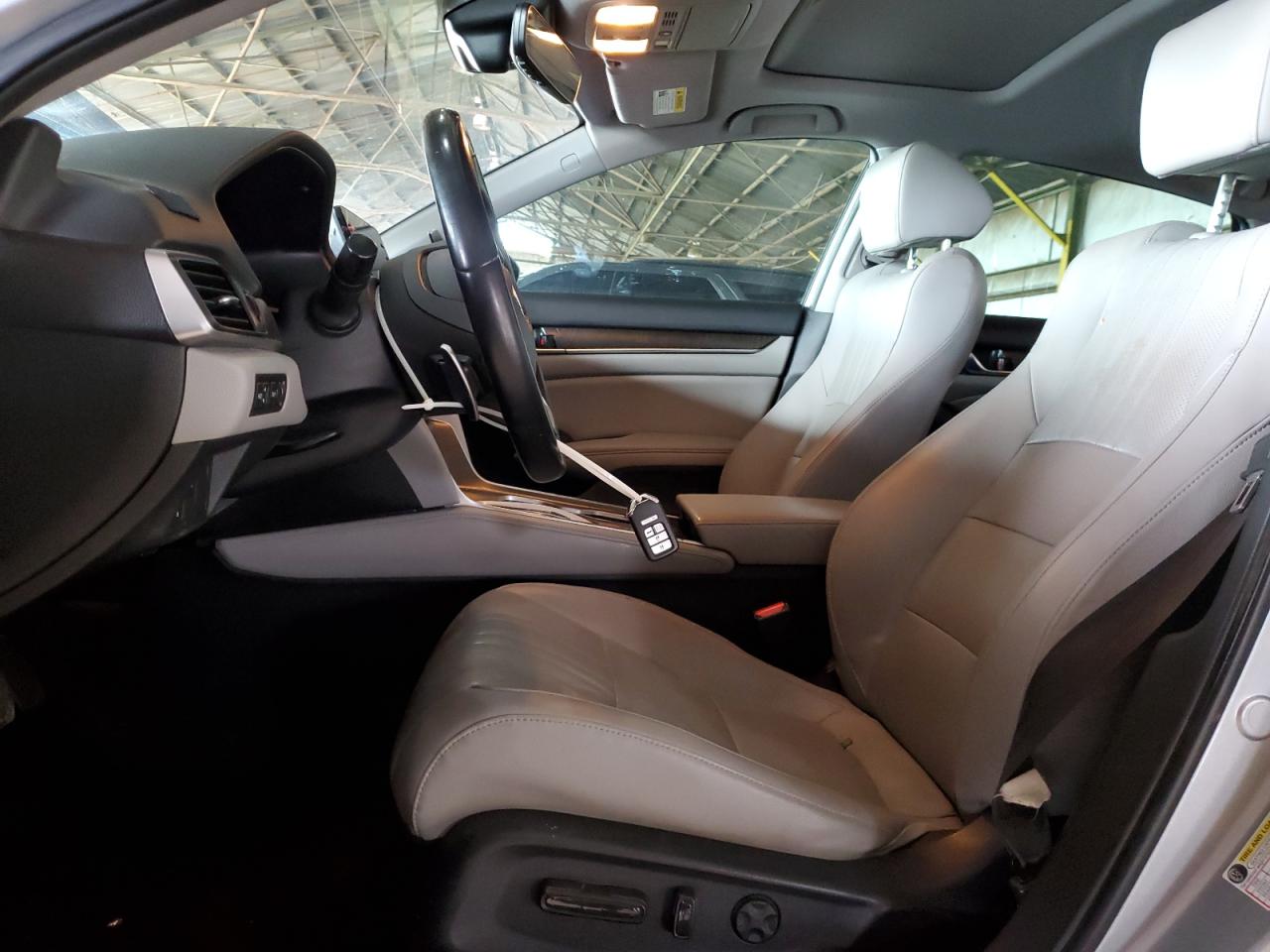 2018 Honda Accord Touring VIN: 1HGCV2F91JA053268 Lot: 82437325