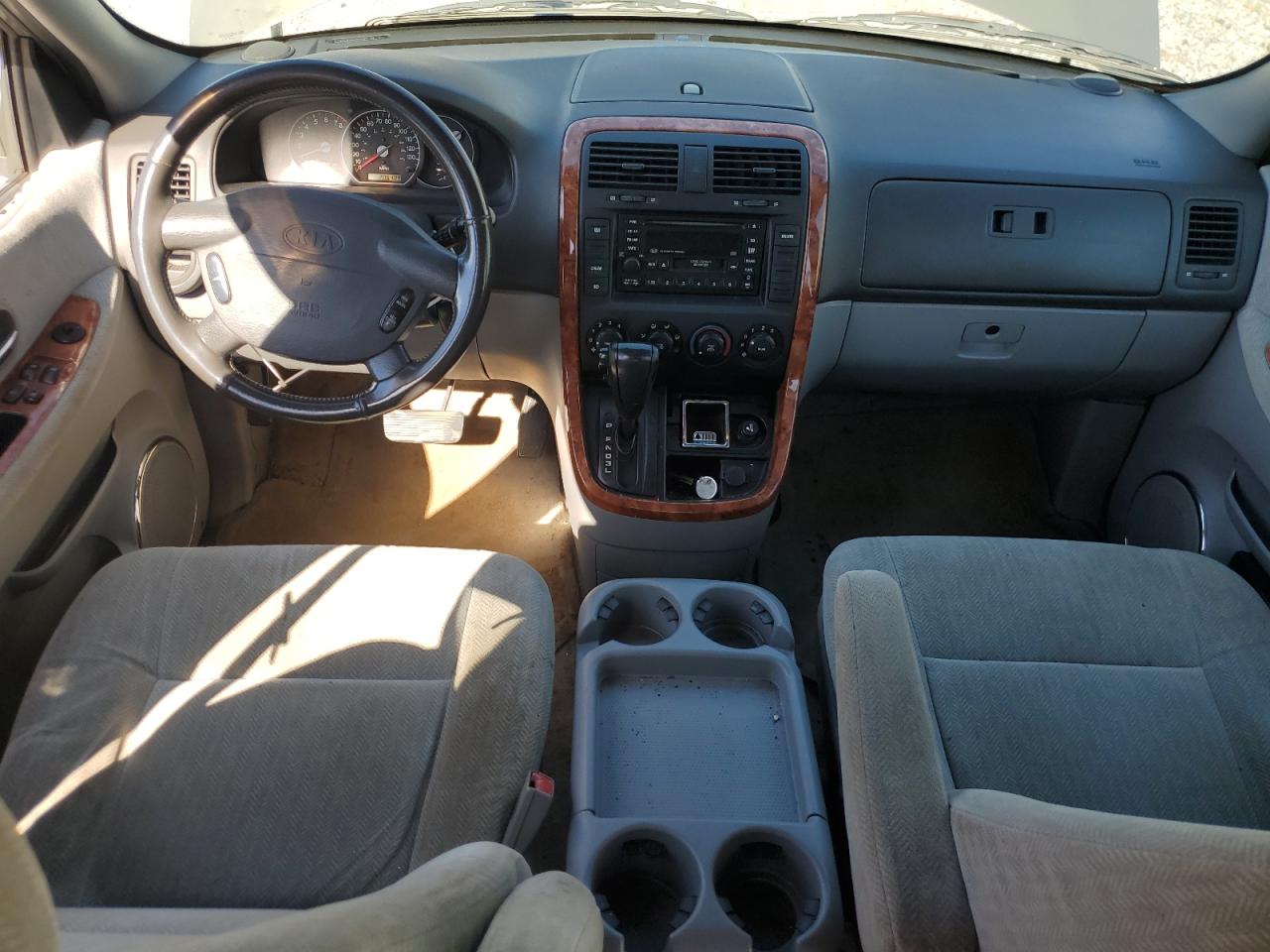 2005 Kia Sedona Ex VIN: KNDUP132756747924 Lot: 81994795