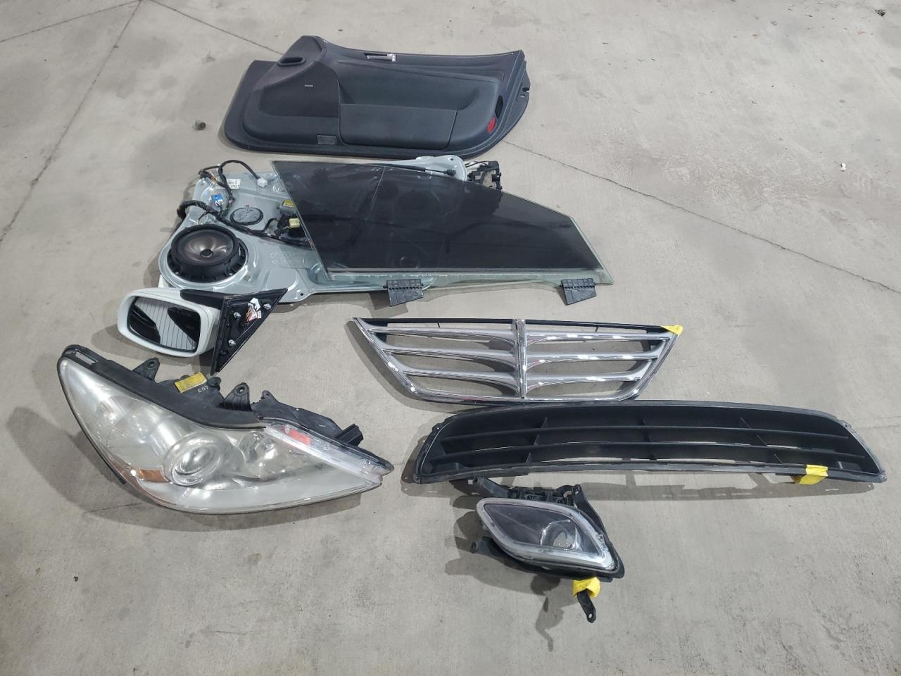 2009 Hyundai Genesis 3.8L VIN: KMHGC46E29U037097 Lot: 90248125