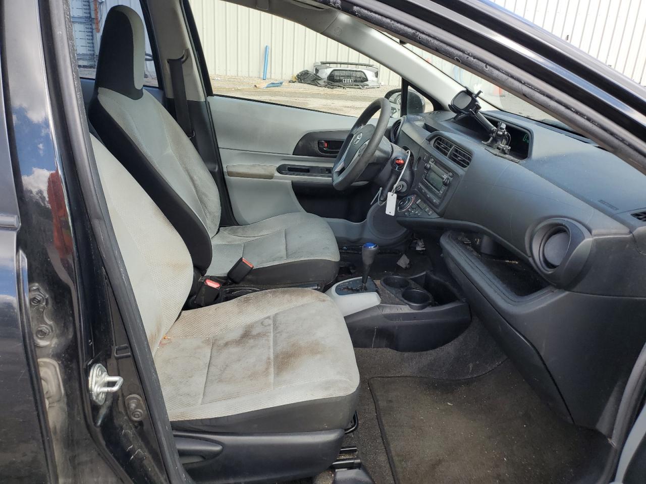 2013 Toyota Prius C VIN: JTDKDTB39D1531879 Lot: 89922655