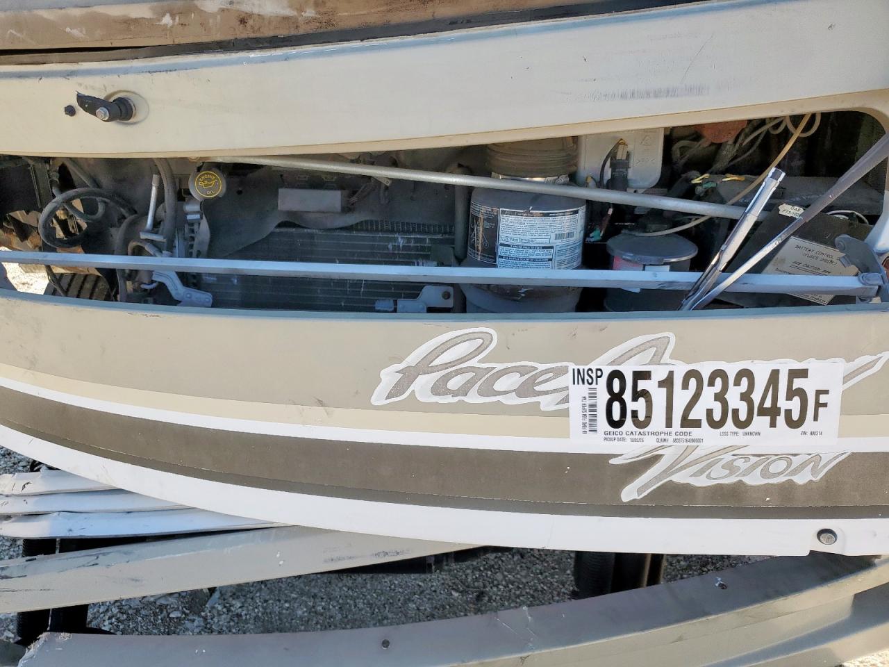 2000 Ford F550 Super Duty Stripped Chassis VIN: 3FCNF53S9YJA00314 Lot: 85123345