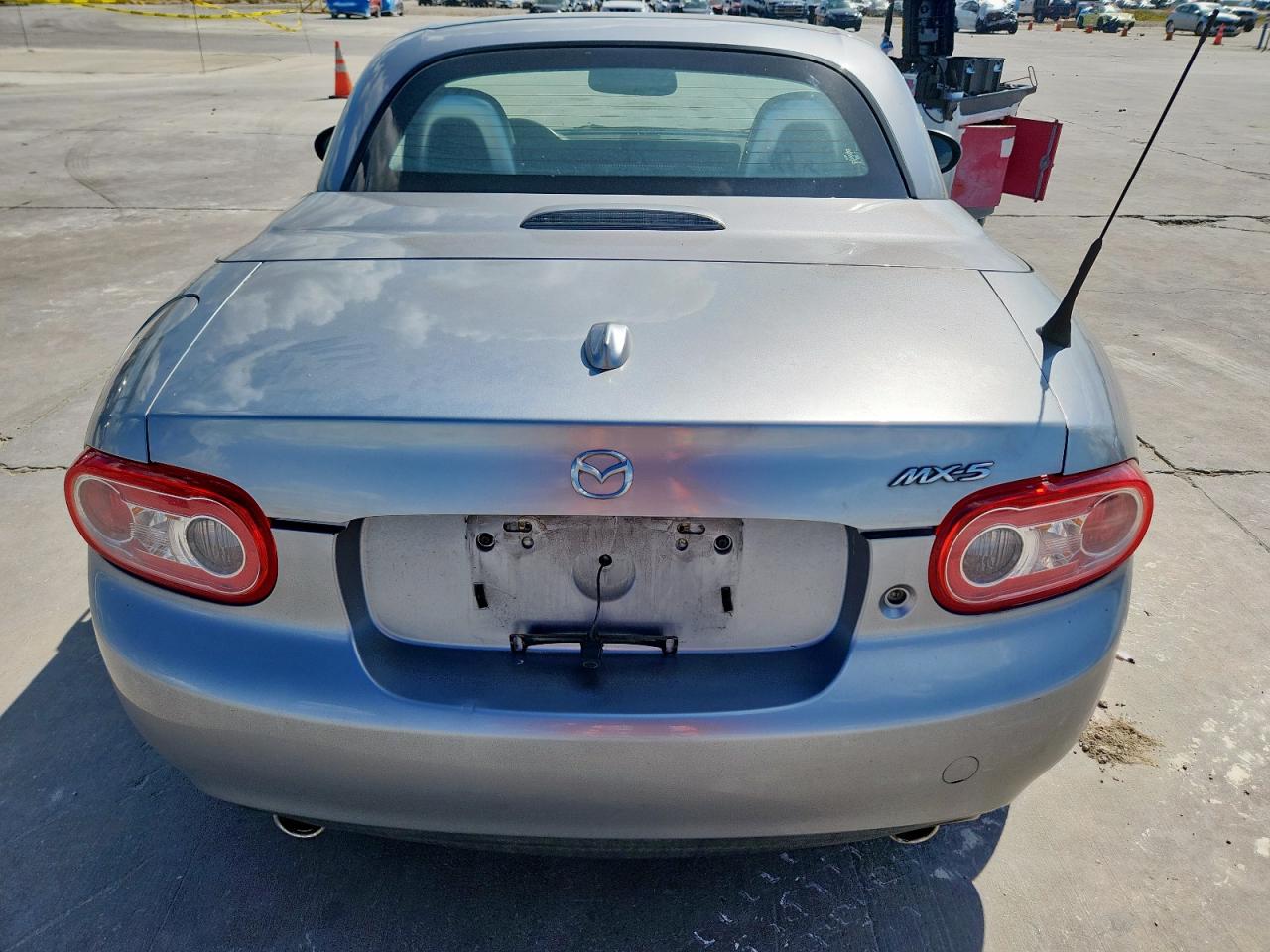 2011 Mazda Mx-5 Miata VIN: JM1NC2PF0B0215898 Lot: 82251925