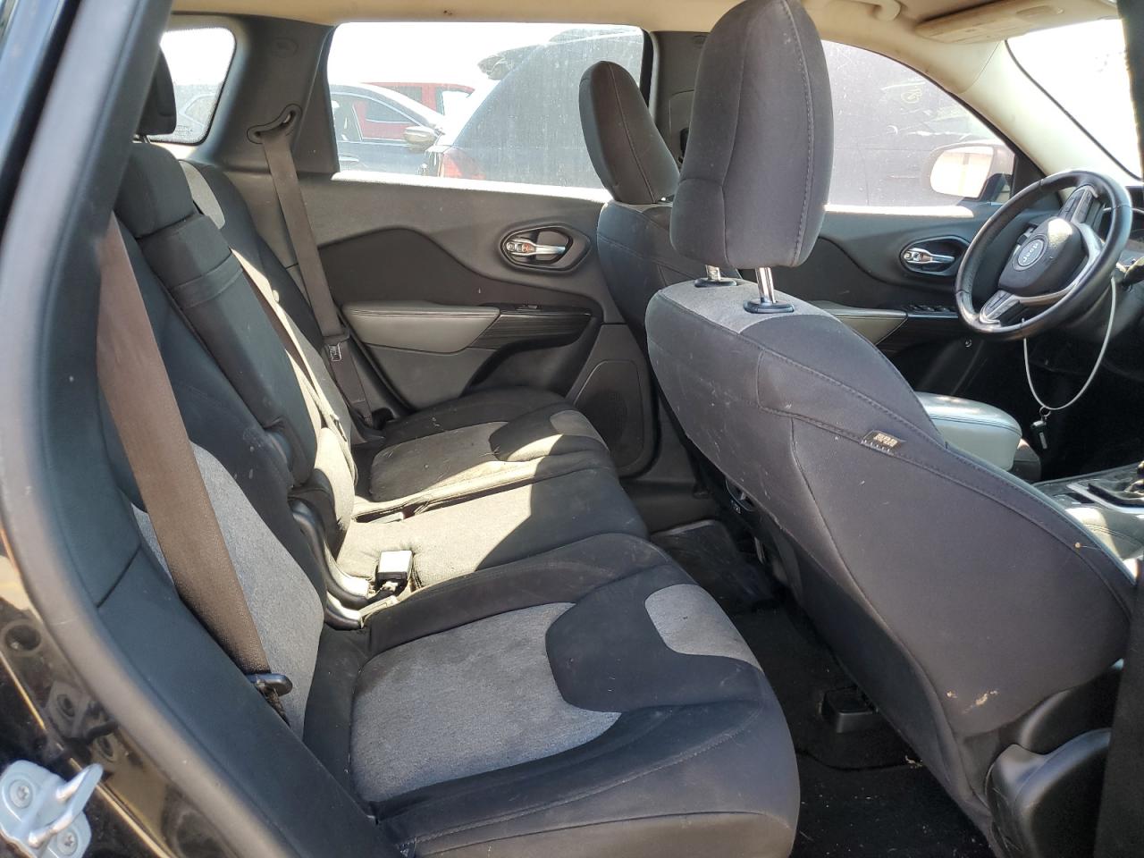 2014 Jeep Cherokee Latitude VIN: 1C4PJLCS9EW105179 Lot: 82290845