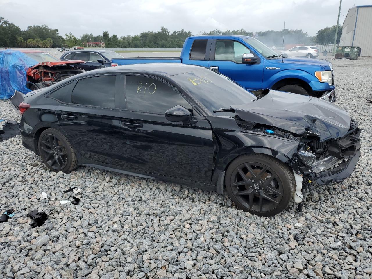 car-image car-image