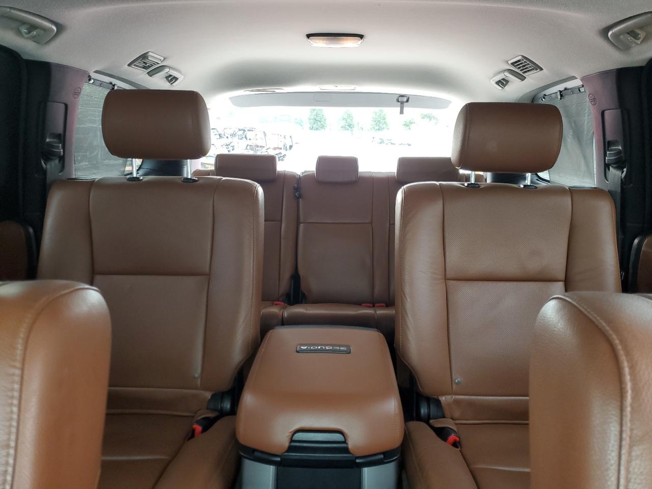 2011 Toyota Sequoia Platinum VIN: 5TDDW5G10BS053664 Lot: 85390235