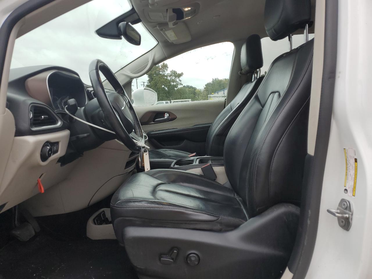 2019 Chrysler Pacifica Touring L VIN: 2C4RC1BG6KR523014 Lot: 82185035