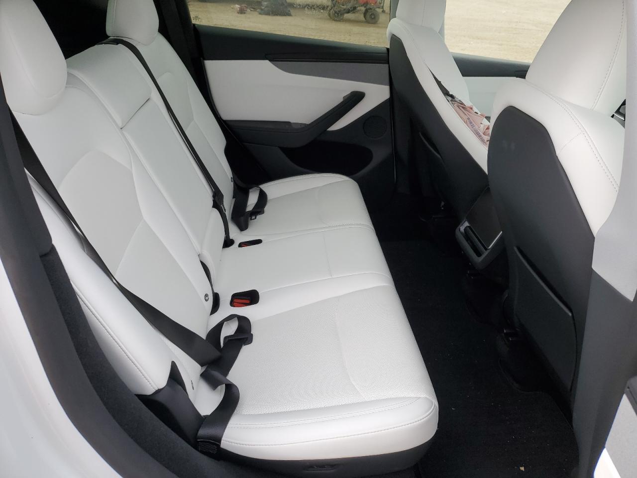 2026 Tesla Model Y VIN: 7SAYGDEEXTF340761 Lot: 89853635