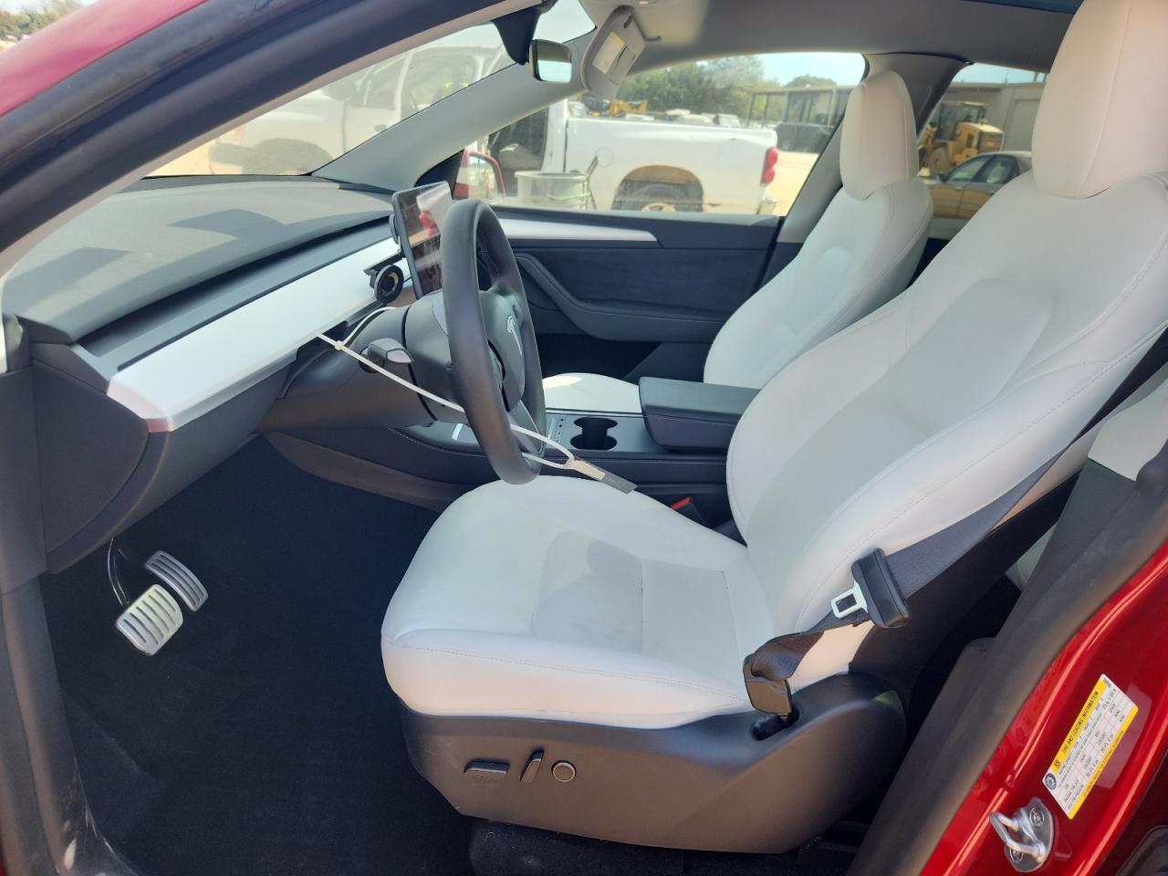 2024 Tesla Model Y VIN: 7SAYGDEF3RA332659 Lot: 86792325