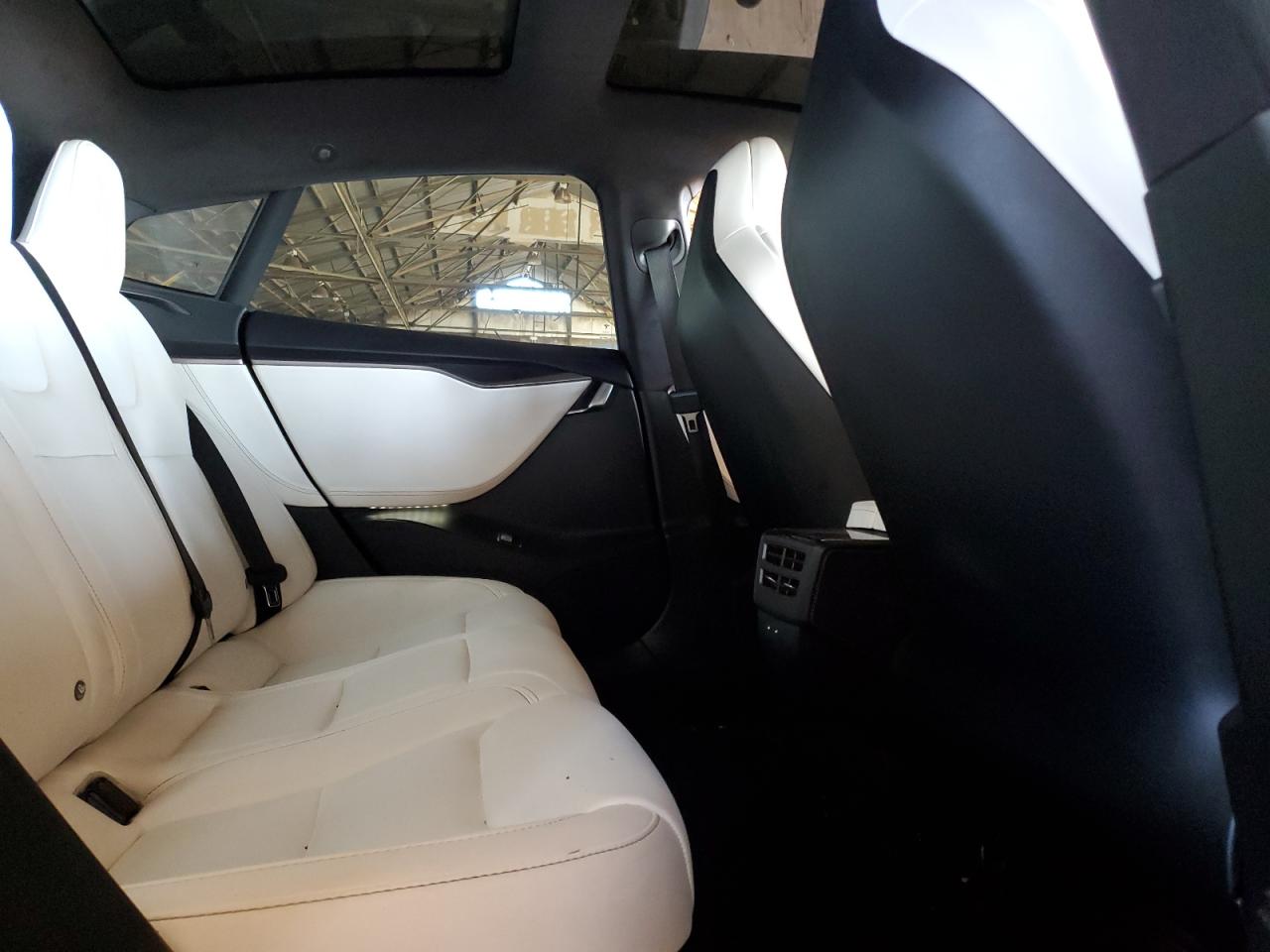 2019 Tesla Model S VIN: 5YJSA1E20KF299774 Lot: 82193065