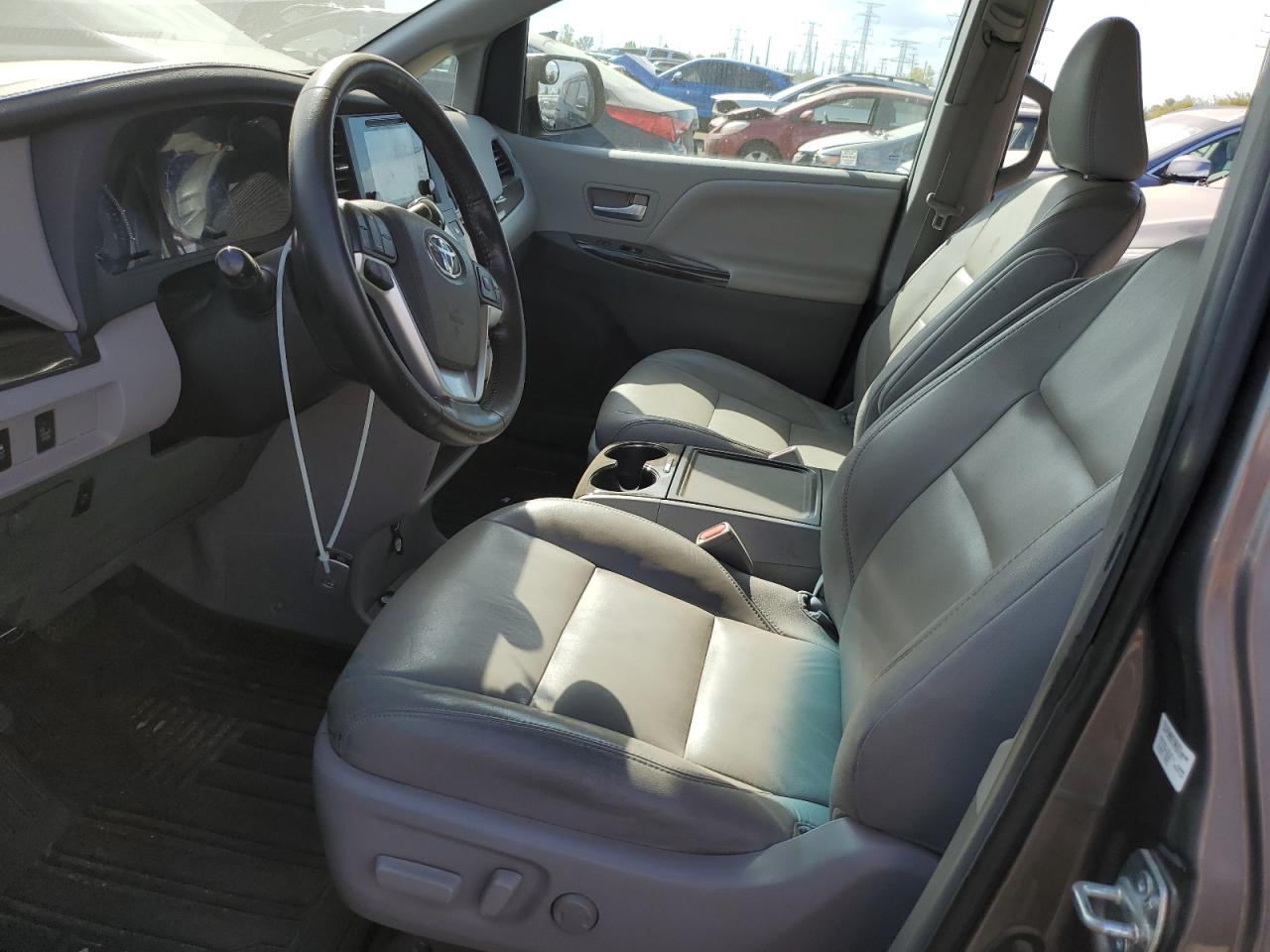 2015 Toyota Sienna Xle VIN: 5TDDK3DC9FS101335 Lot: 84937255