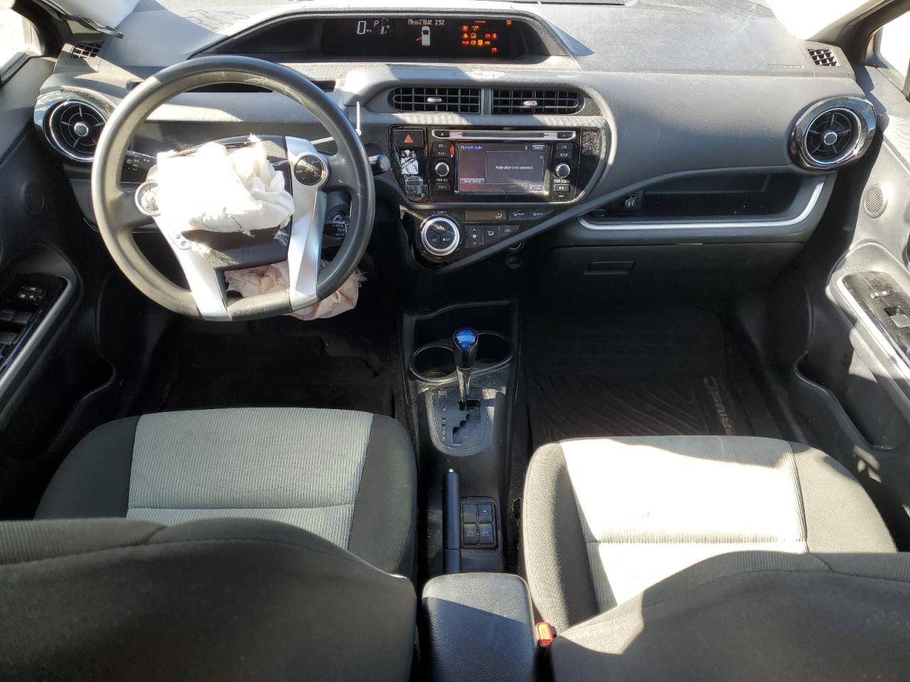 2015 Toyota Prius C VIN: JTDKDTB3XF1577630 Lot: 89702925