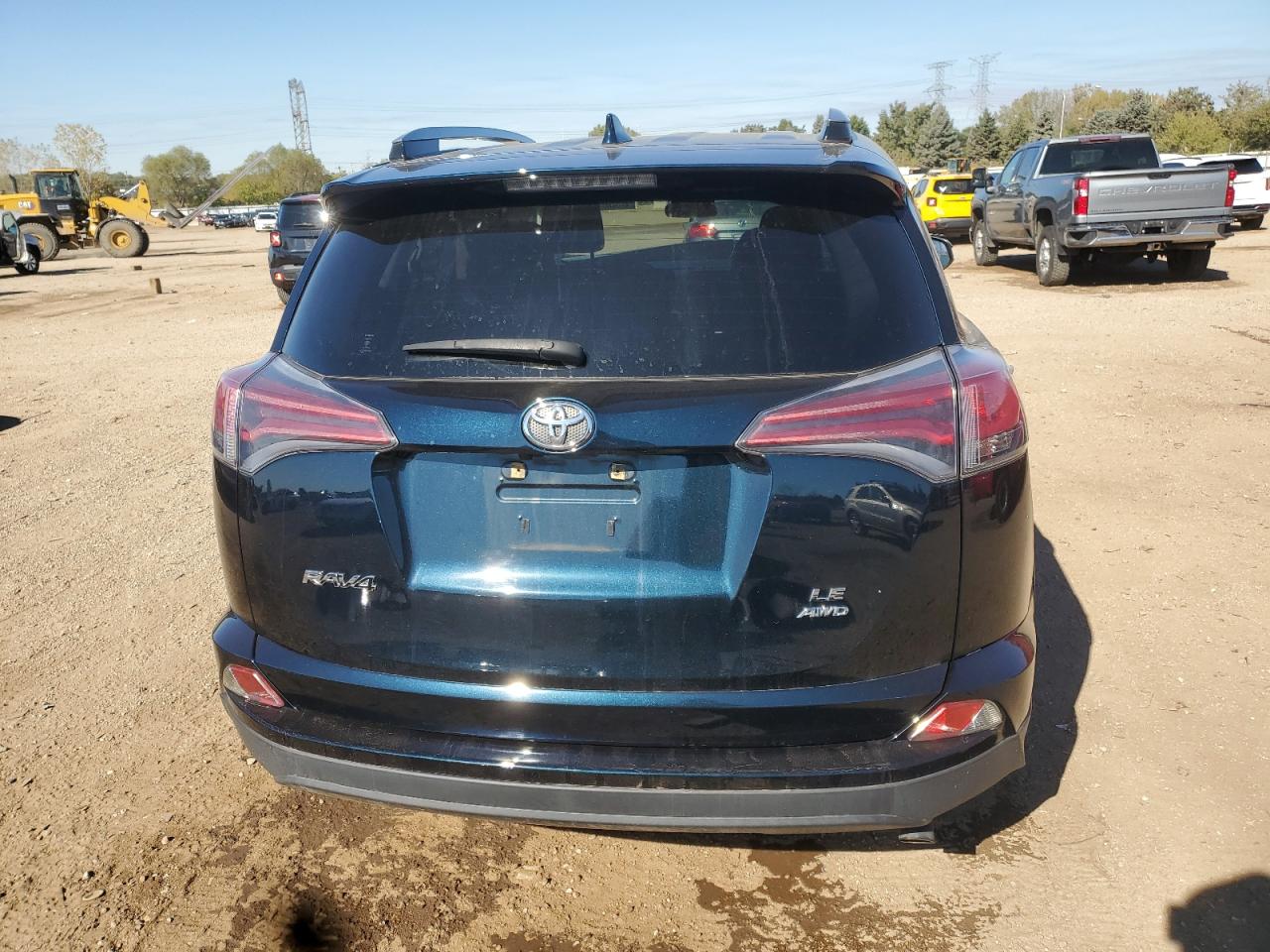 2018 Toyota Rav4 Le VIN: JTMBFREV1JD256268 Lot: 85595935