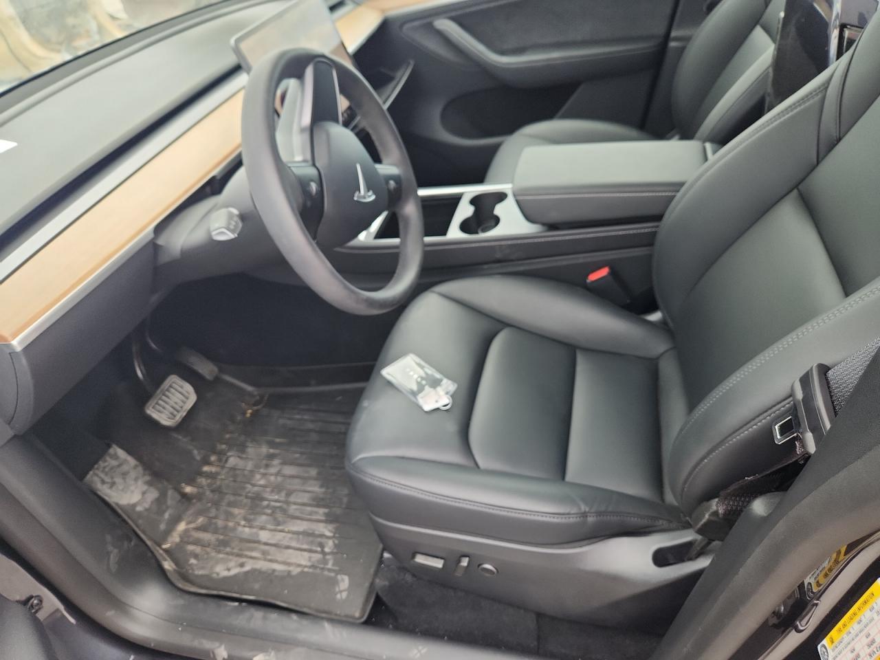 2025 Tesla Model Y VIN: 7SAYGDEE0SA342305 Lot: 81960365