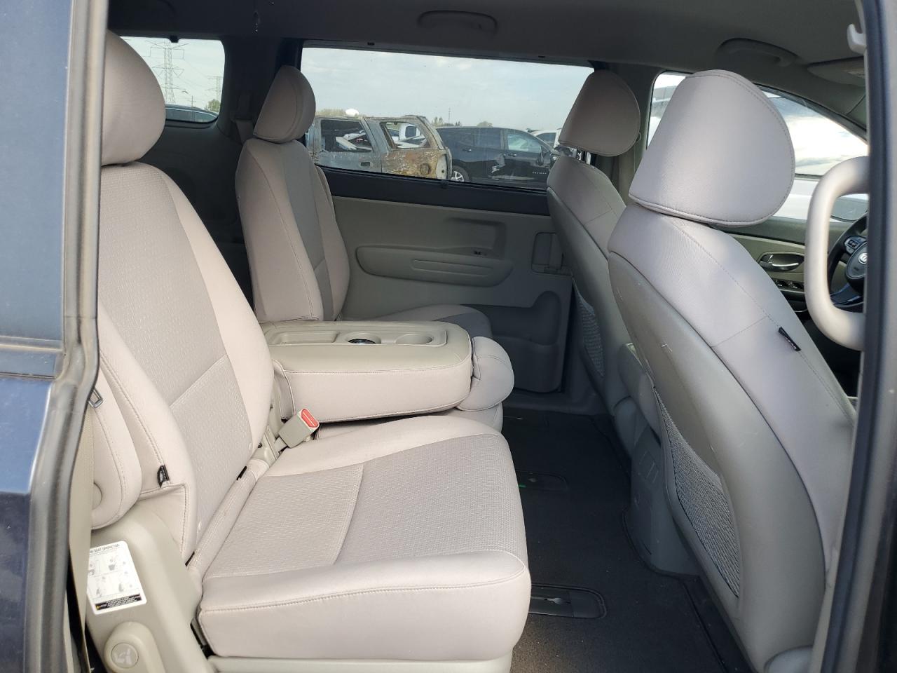 2016 Kia Sedona Lx VIN: KNDMB5C12G6083287 Lot: 82205845