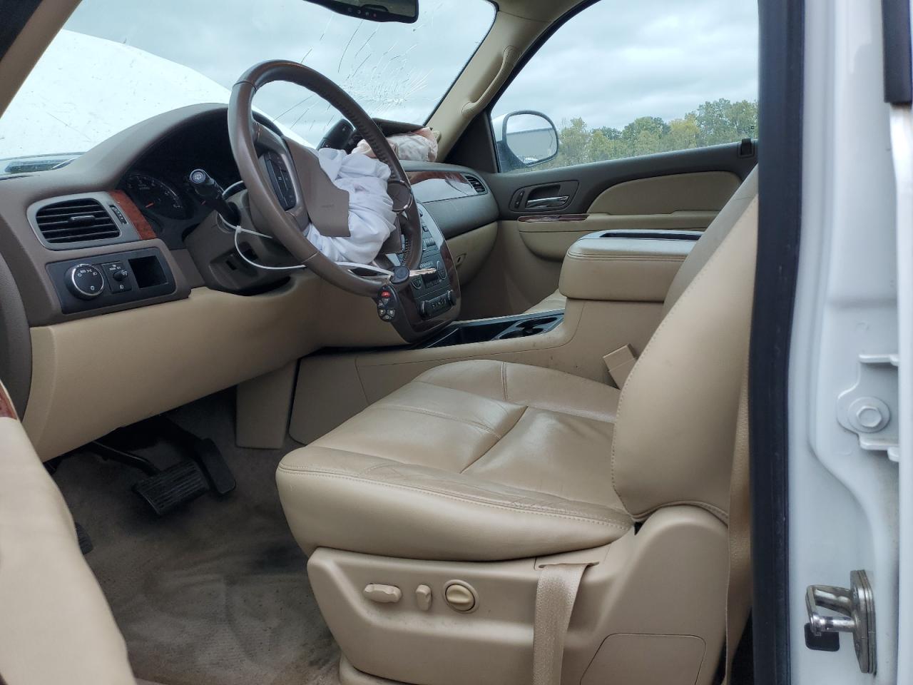 2014 Chevrolet Tahoe C1500 Lt VIN: 1GNSCBE0XER101707 Lot: 85316475