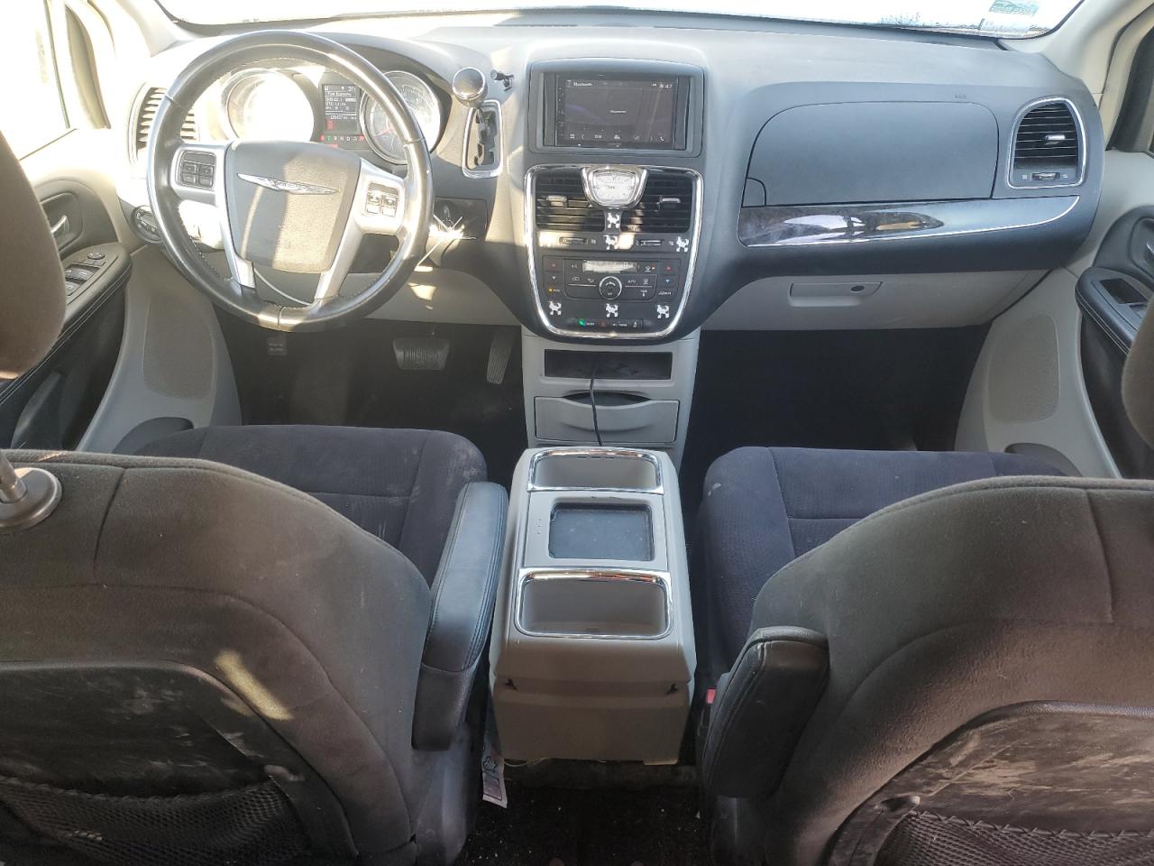 2011 Chrysler Town & Country Touring VIN: 2A4RR5DG6BR735604 Lot: 90649365