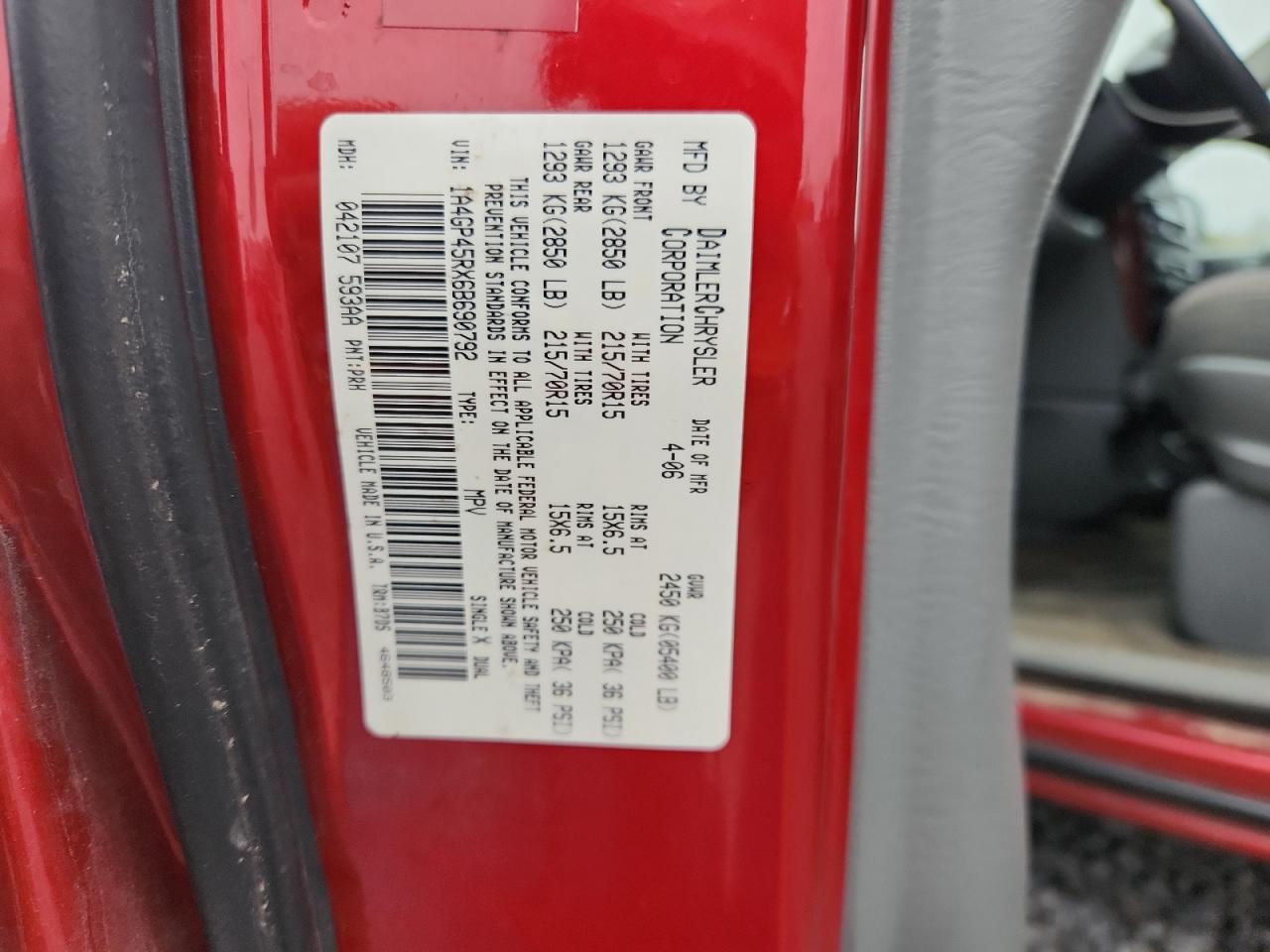 2006 Chrysler Town & Country VIN: 1A4GP45RX6B690792 Lot: 90211055