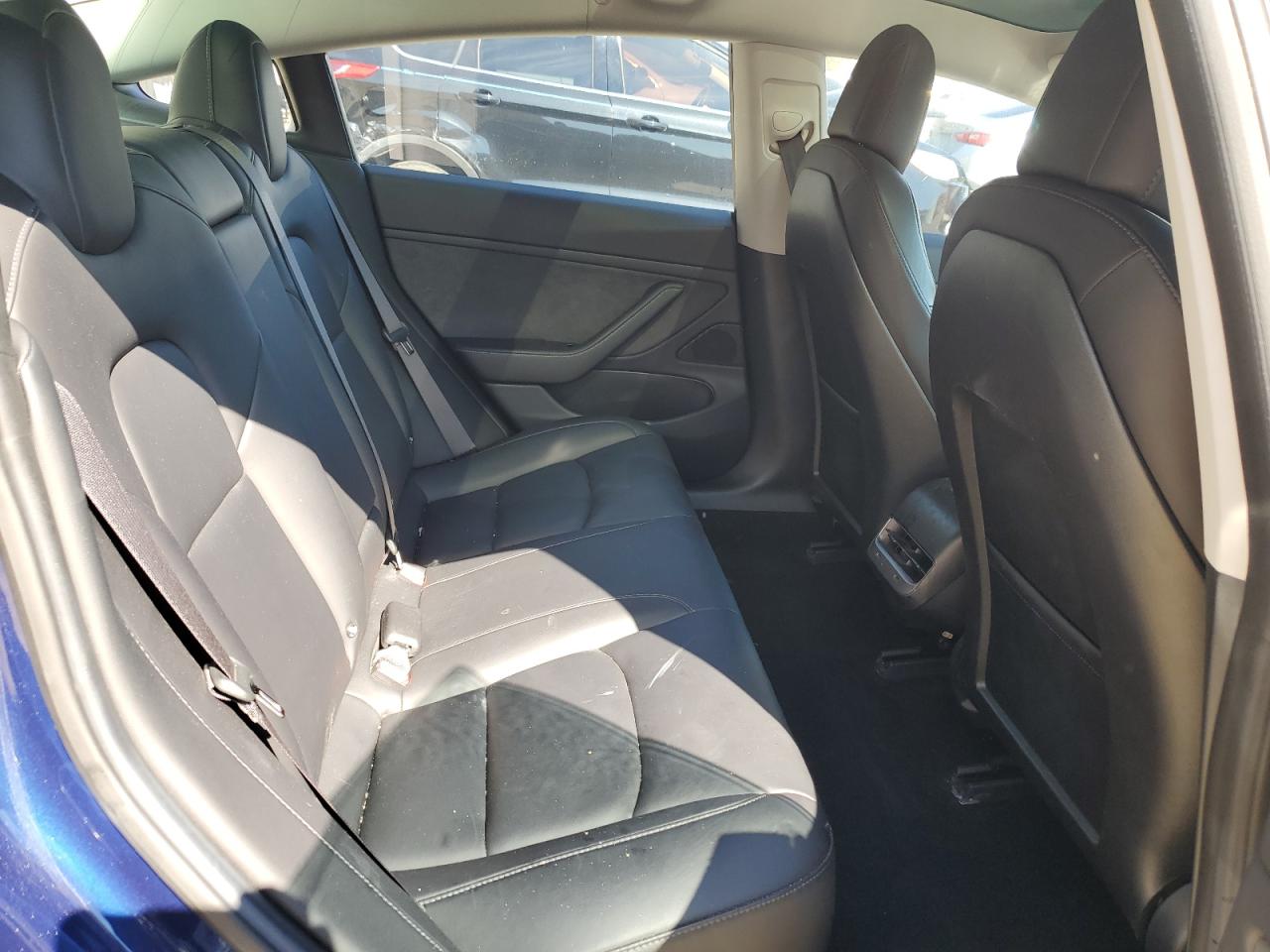 2018 Tesla Model 3 VIN: 5YJ3E1EAXJF076415 Lot: 84964675