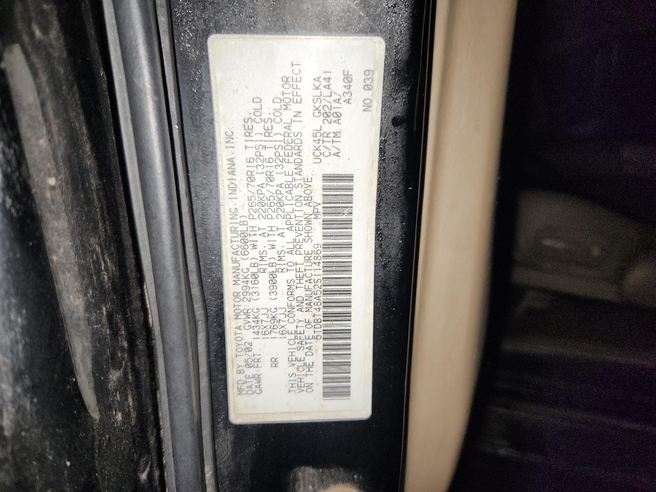 2002 Toyota Sequoia Limited VIN: 5TDBT48A52S114869 Lot: 89827635